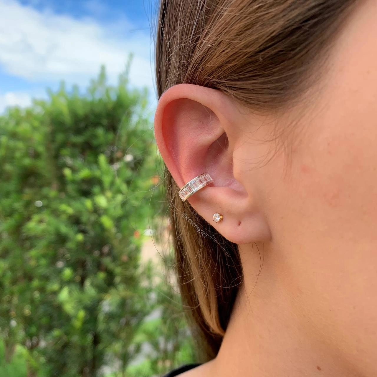Brinco piercing cravejada com zircônia baguete   - banhado a prata 925