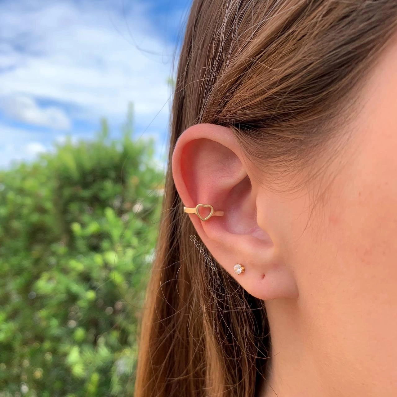 Brinco piercing de coração liso  - banhado a ouro 18k