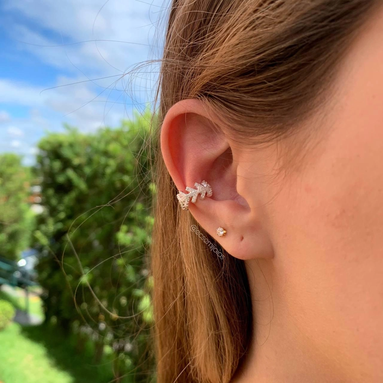 Brinco piercing setas cravejadas   - banhado a prata 925