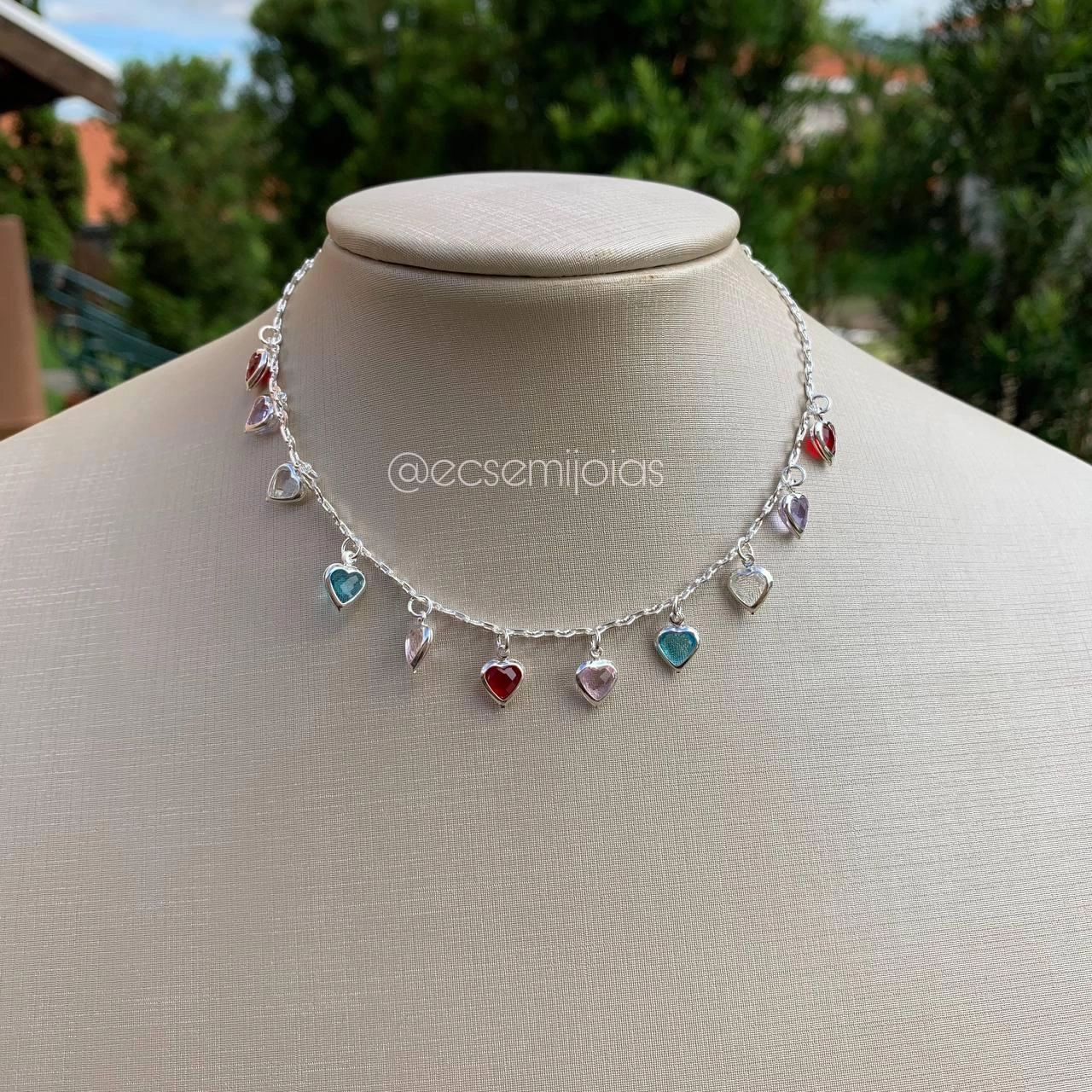 Choker 11 corações de pedra   - banhado a prata 925