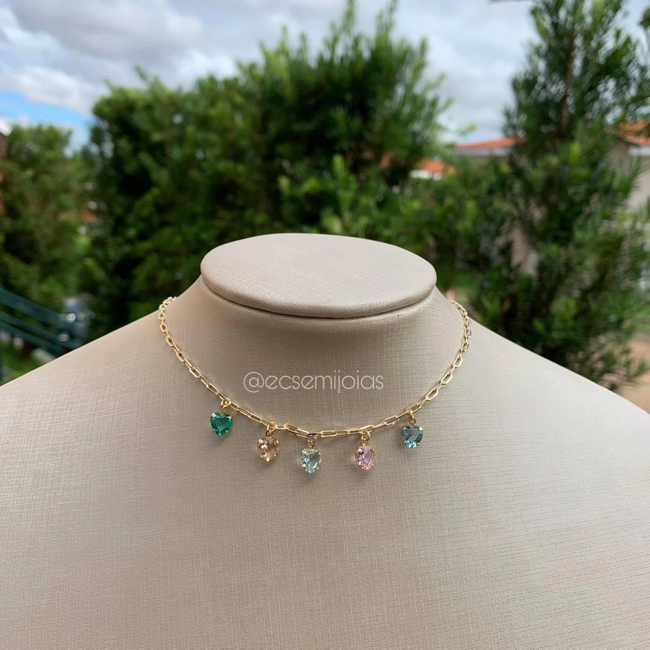 Choker 5 pedrinhas de coração coloridas delicada  - banhado a ouro 18k