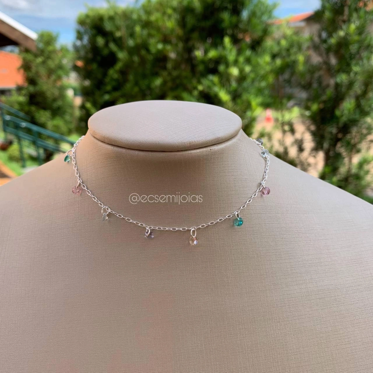 Choker 9 pedrinhas redondas coloridas - banhado a prata 925