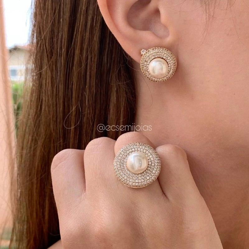 conjunto  anel e brinco cravejado com pérola o centro - banhado a ouro 18k