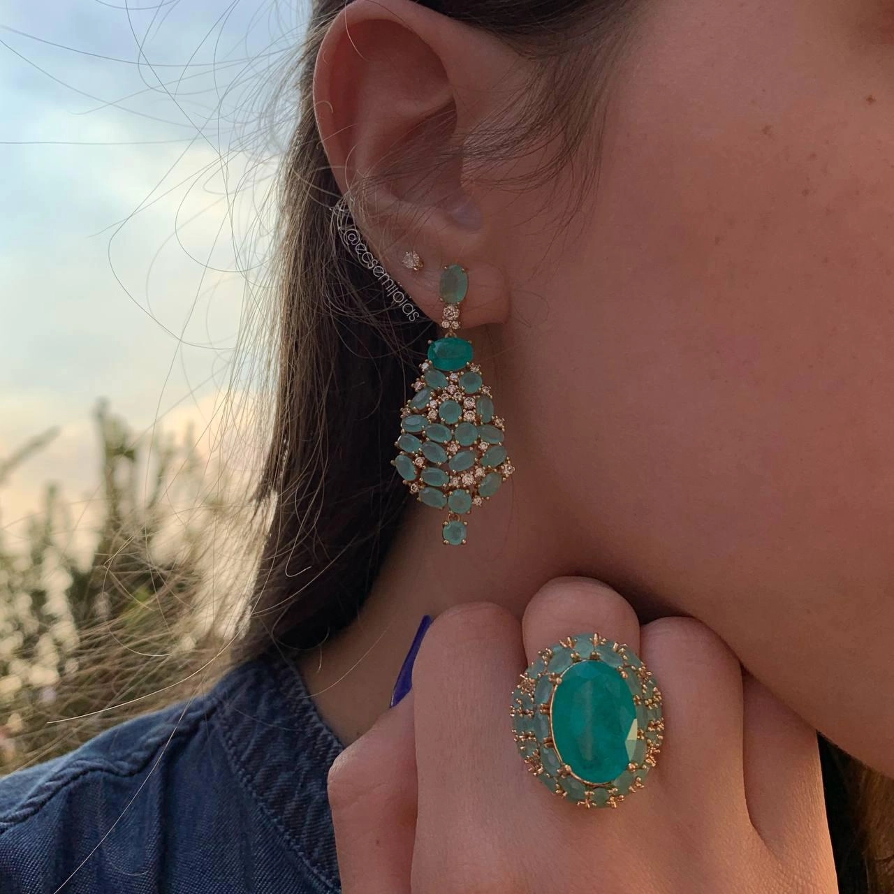 Conjunto anel e brinco cravejado pedras ovais - banhado a ouro 18k