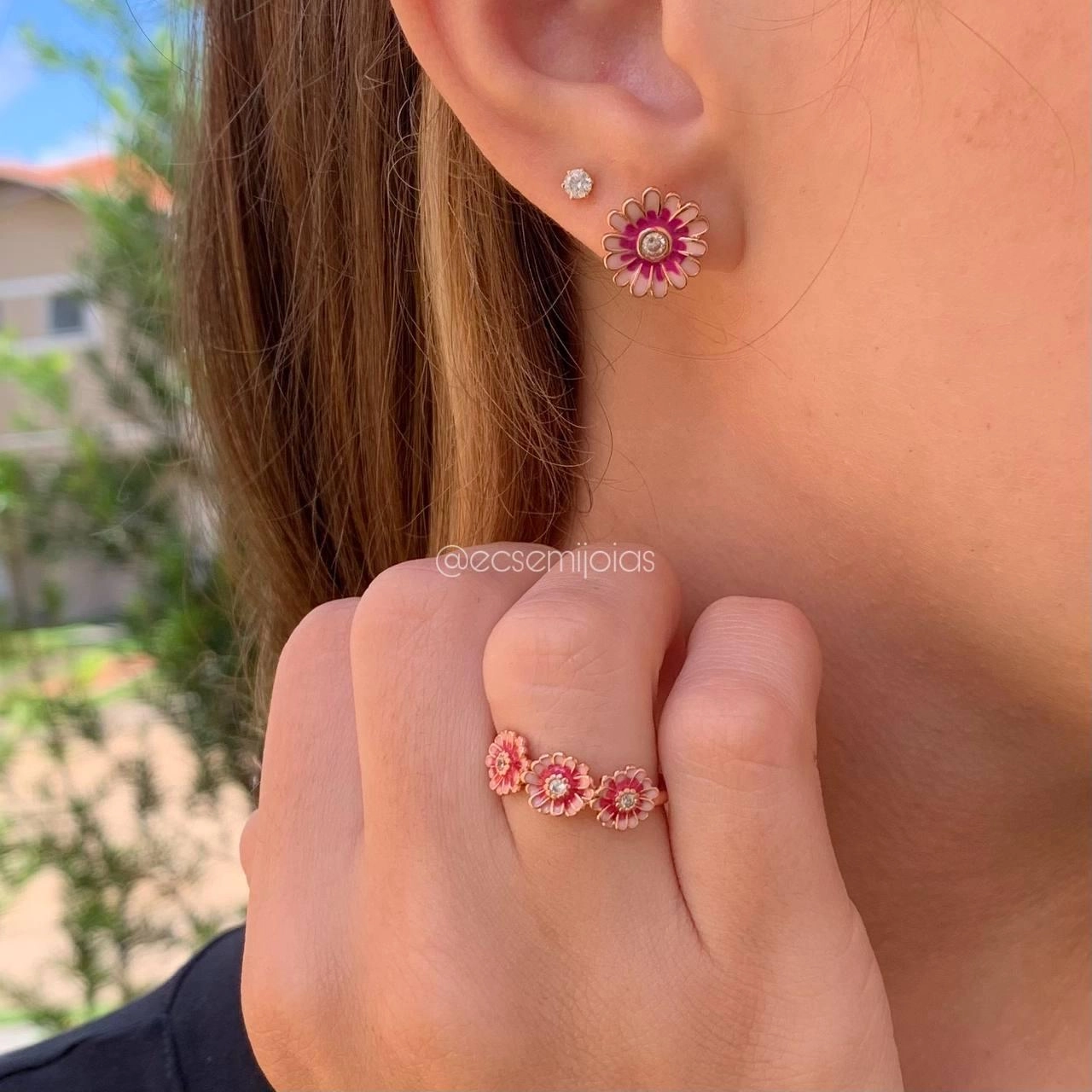 conjunto anel e brinco margarida delicada com zircônia no centro - banhado a ouro 18k