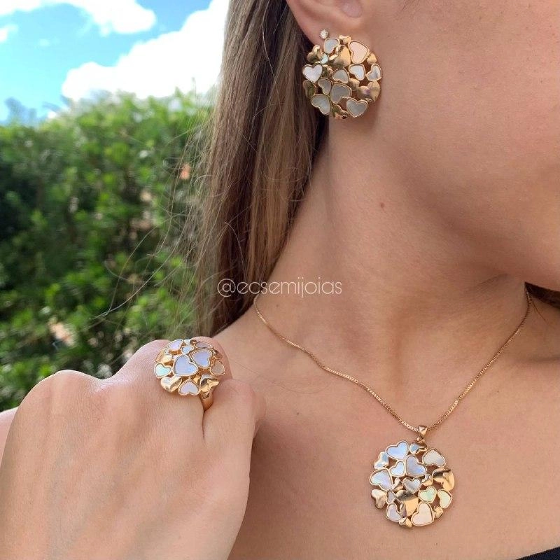 Conjunto brinco, colar e anel de coração com madrepérola - banhado a ouro 18k