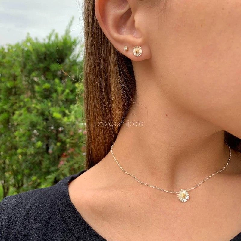 Conjunto de Brinco e Colar margarida réplica