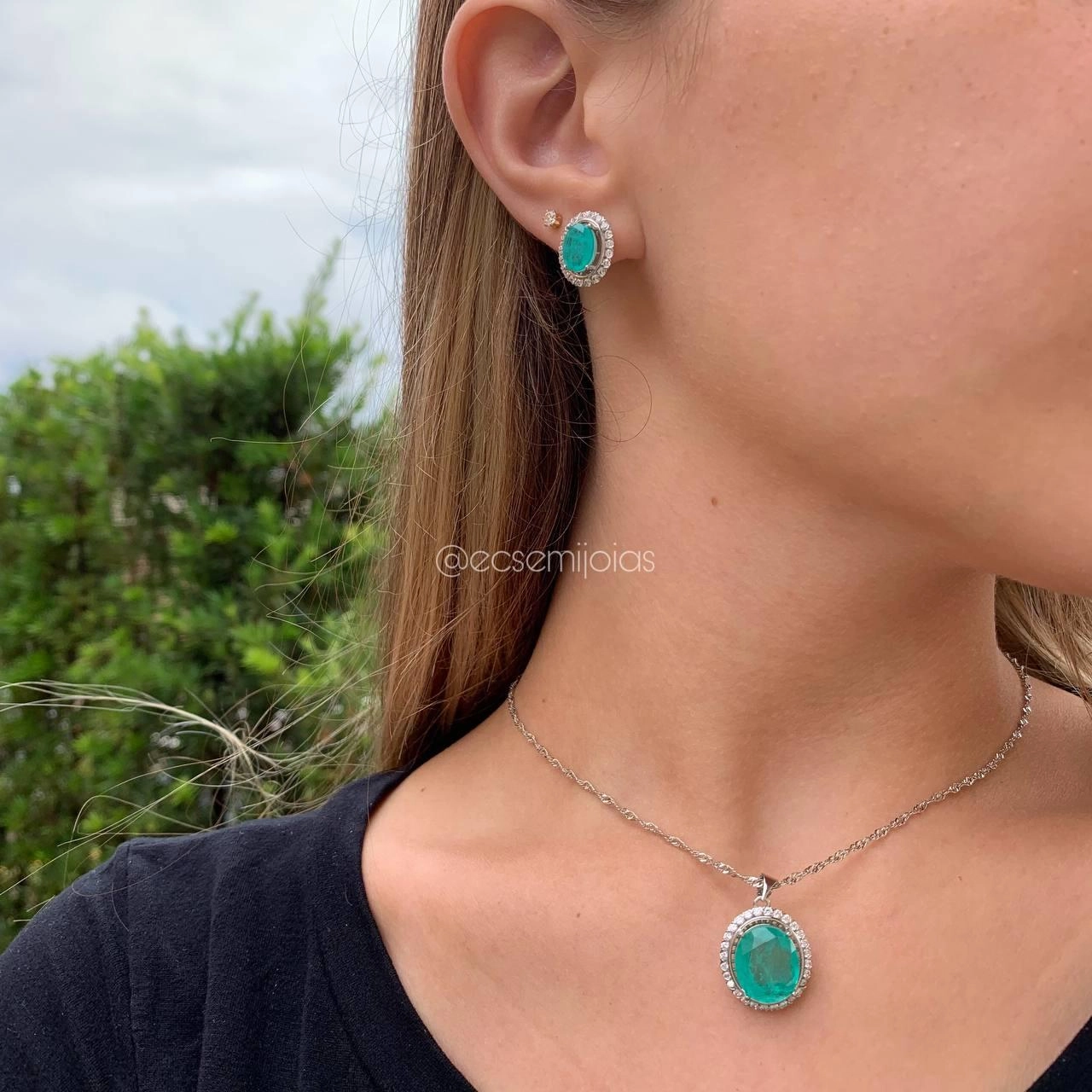 Conjunto de brinco e colar redondo cravejado com pedra fusion - banhado a ródio branco