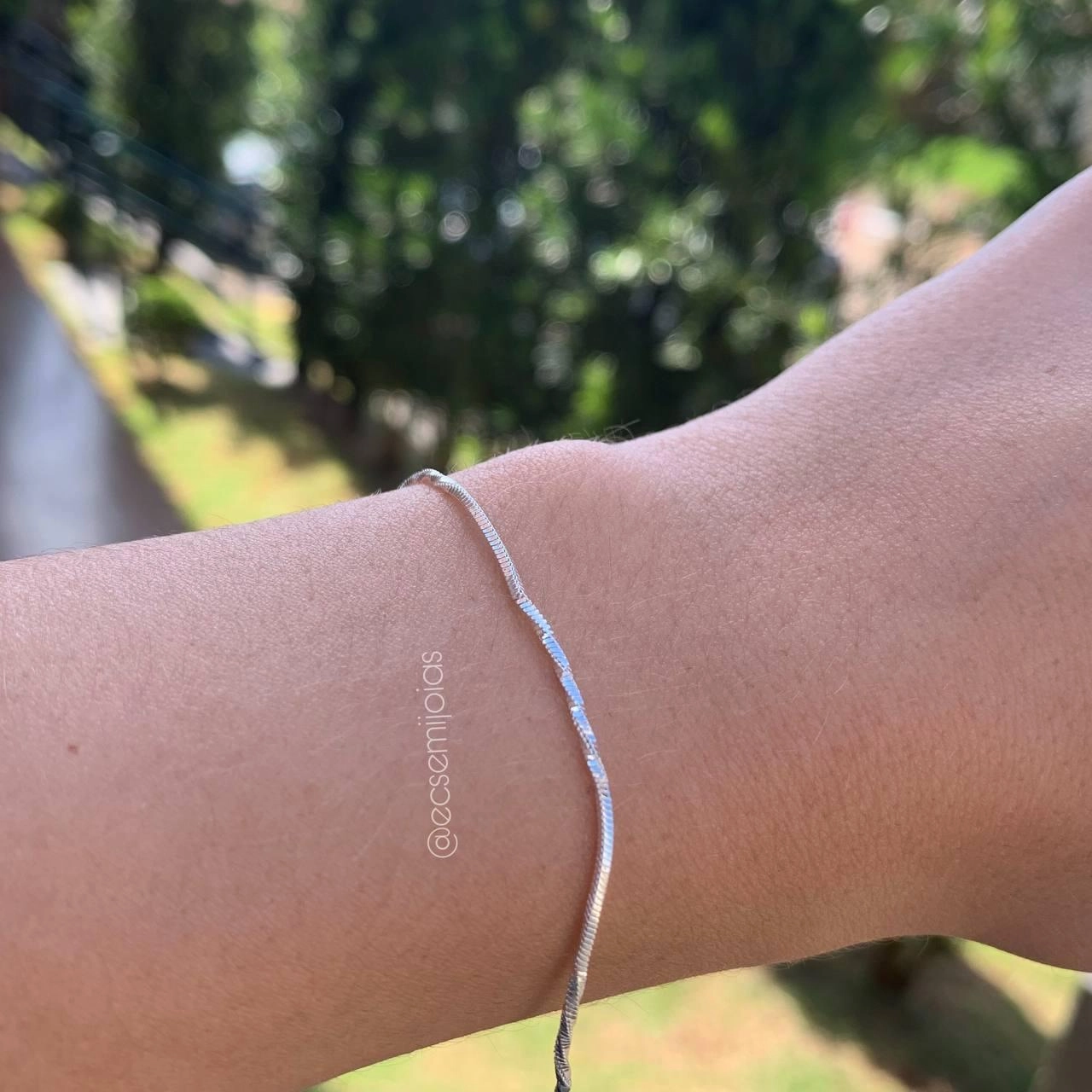 Pulseira elo rabo de rato trabalhado mais fino torcidinho