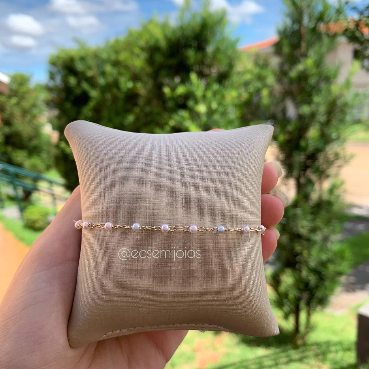 Pulseira infantil de pérola - banhada a ouro 18k