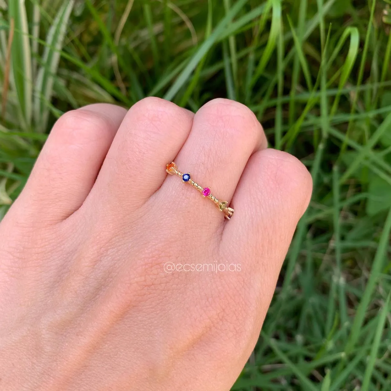 Anel com 6 zircônias coloridas - banhado a ouro 18k - coleção love colors