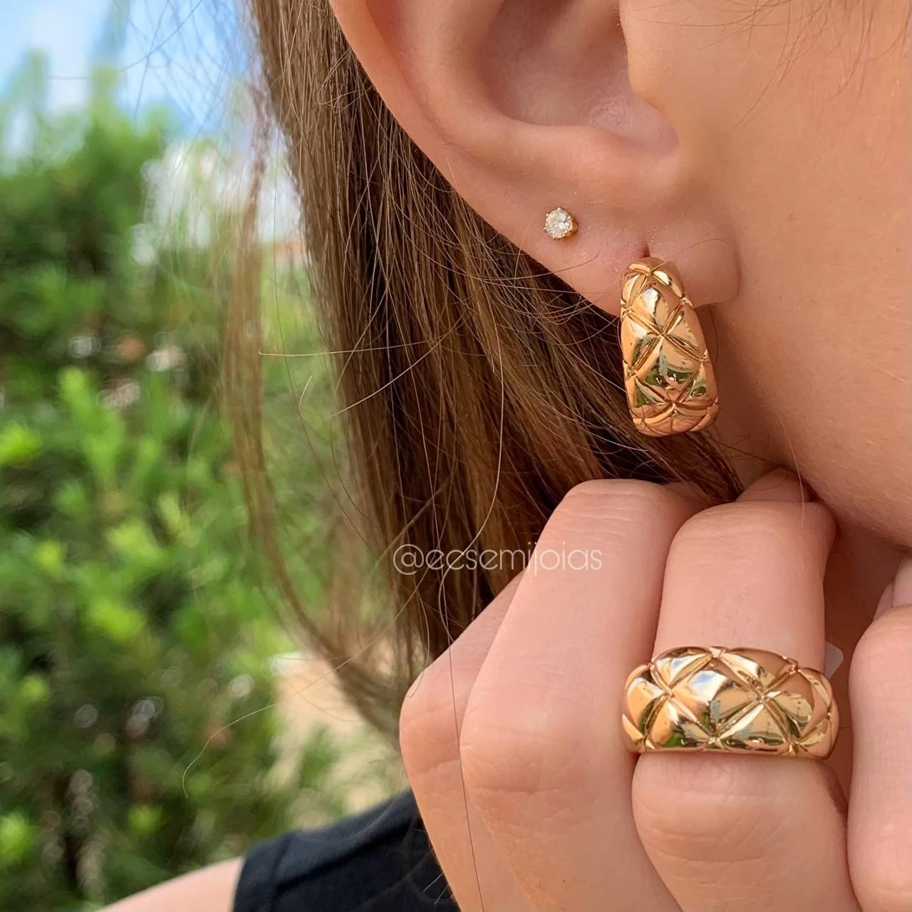 Brinco argola e anel  trabalhada em X - banhado a ouro 18k