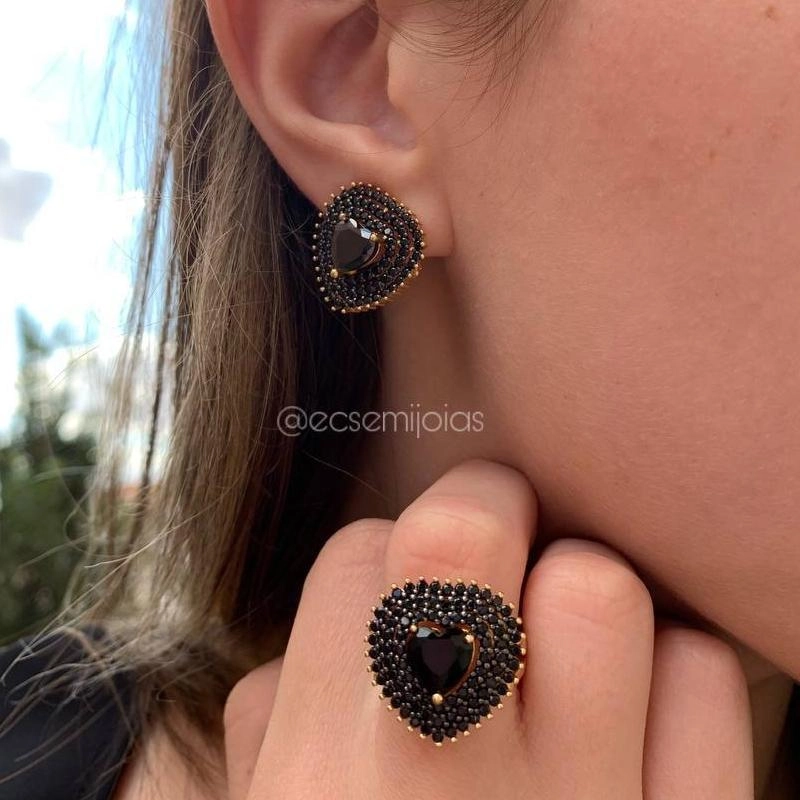 Brinco e anel coração com 3 fileiras de zircônia em volta - banhado a ouro 18k