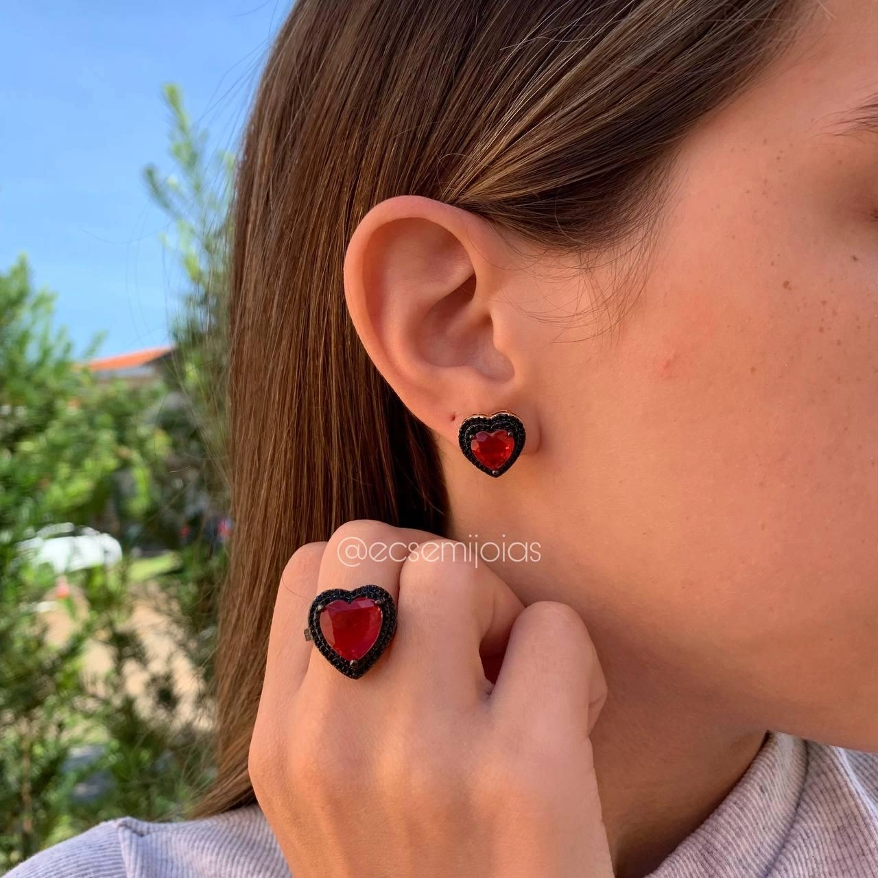 Brinco e anel pedra coração cravejado - banhado a ouro 18k