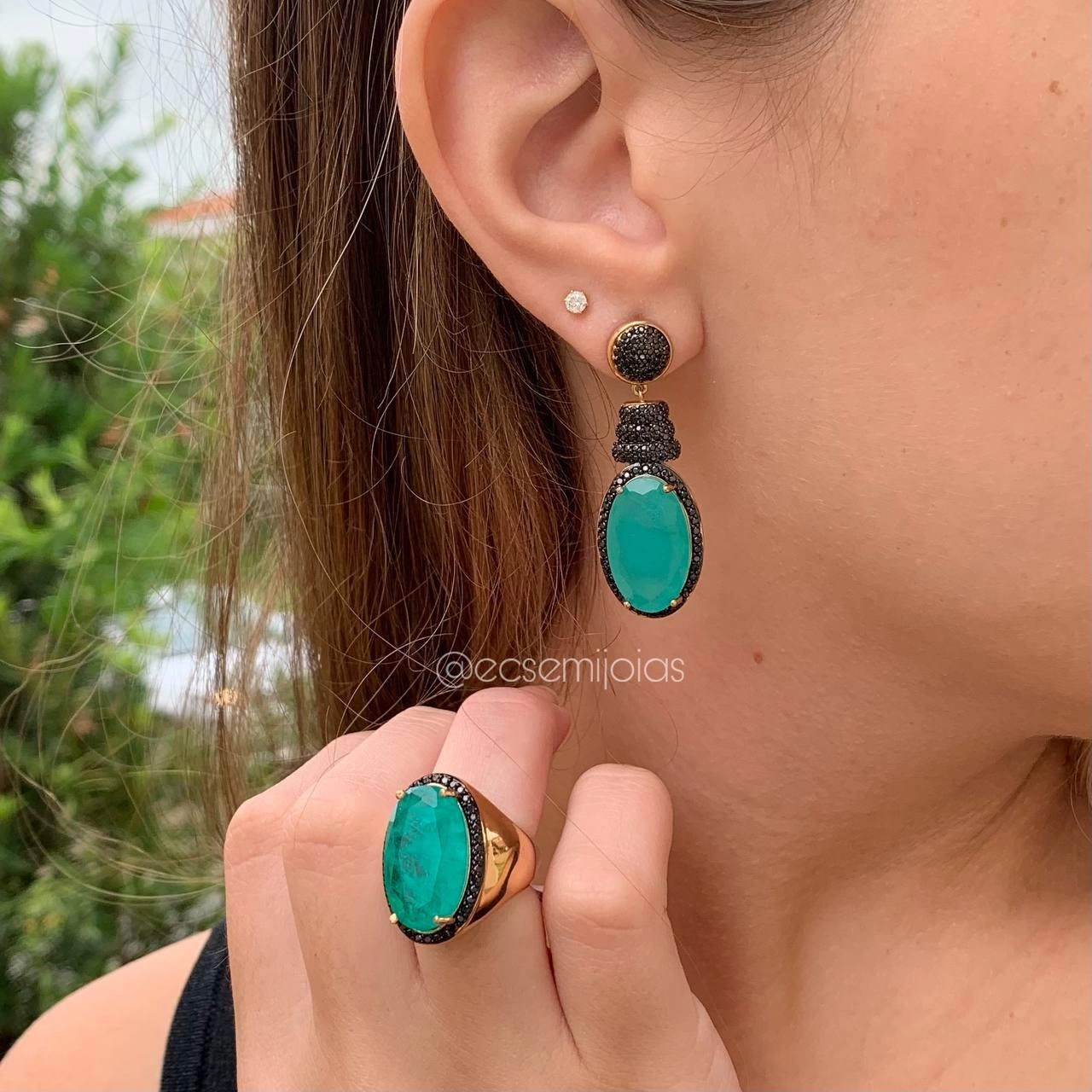 Brinco e anel pedra oval em volta cravejado - banhado a ouro 18k