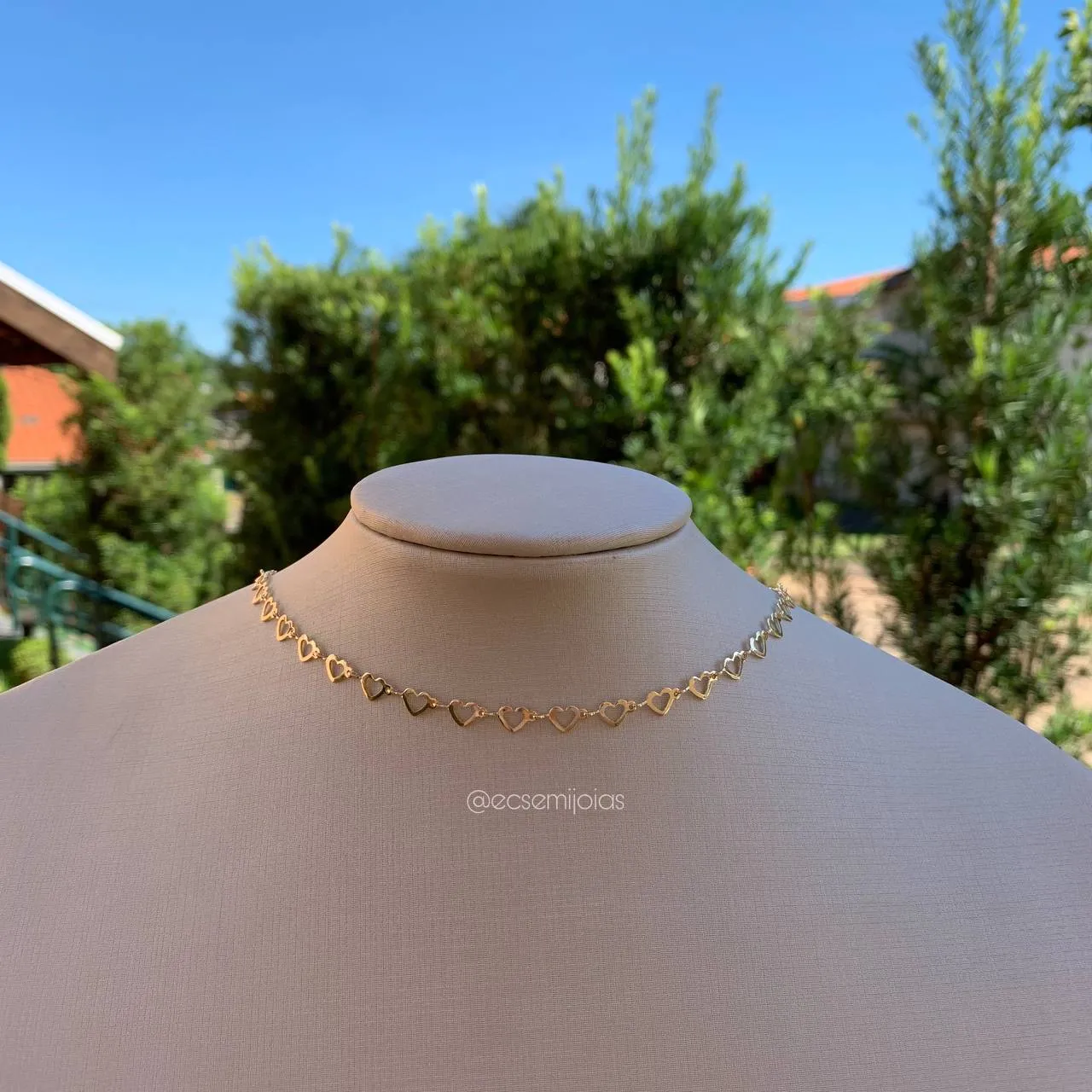 Choker de corações lisos 30 cm+ 10 de extensor  - banhado a ouro 18k - coleção love colors