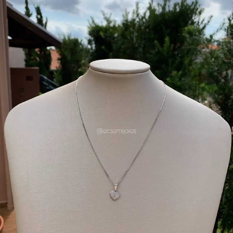 Colar coração cravejado escrito mãe - banhado a ródio branco