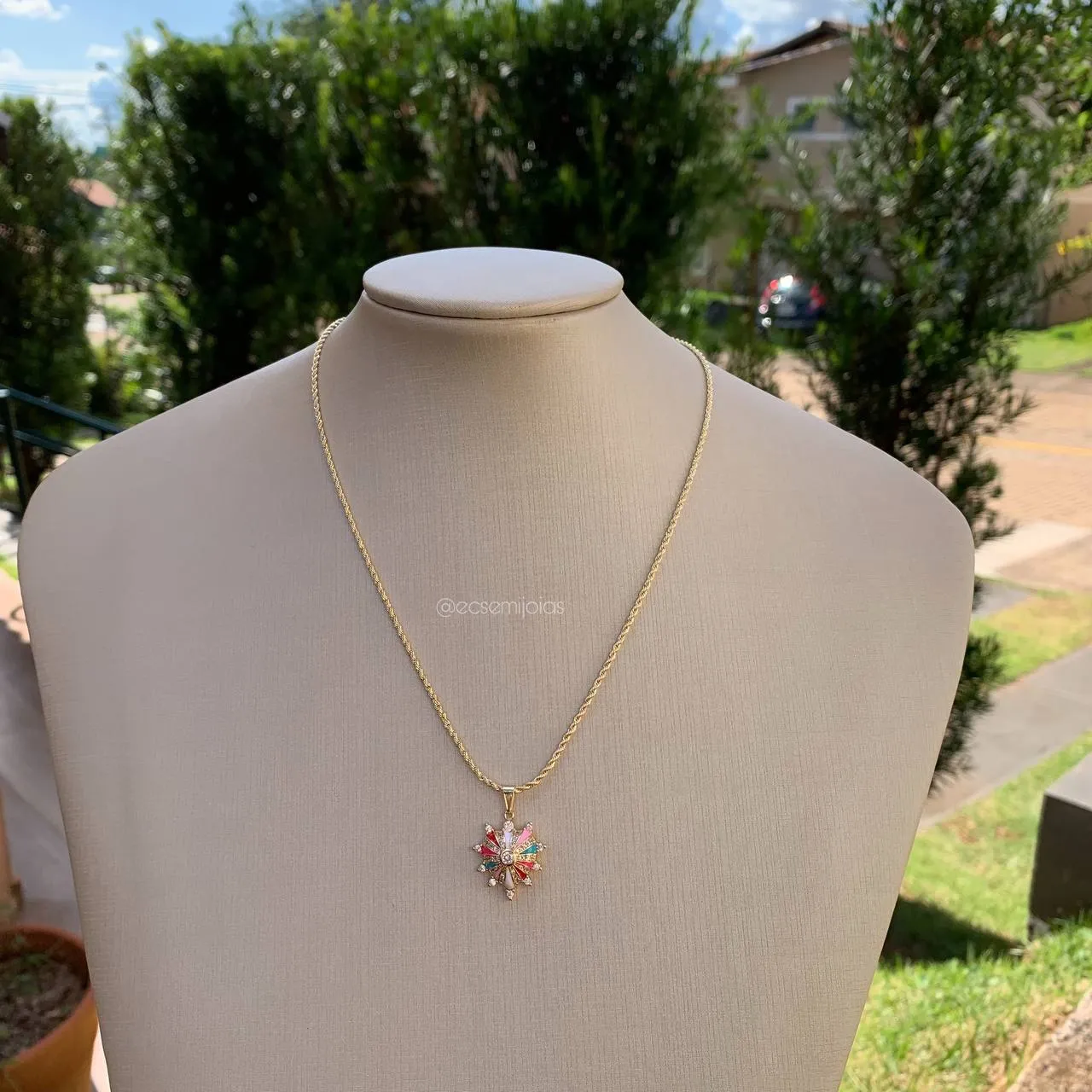 Colar cordão baiano 1,5 mm com pingente de coração colorido - banhado a ouro 18k