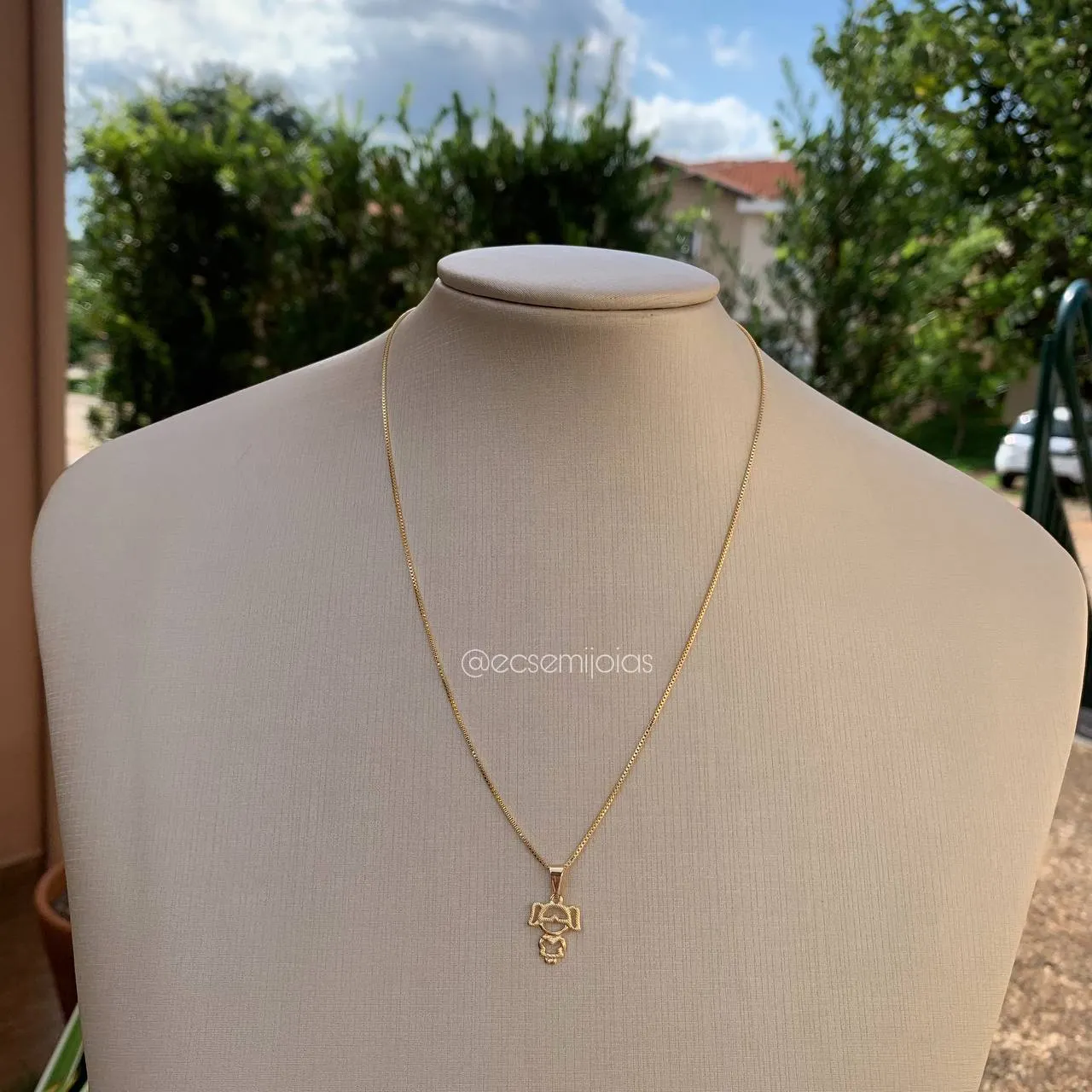 Colar menina trabalhada - banhado a ouro 18k