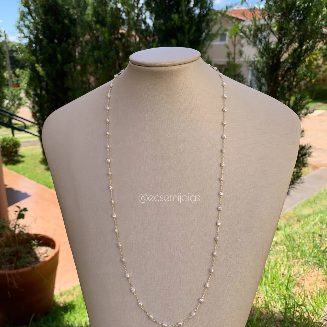 Colar pérola em formato de coração - banhado a ouro 18k