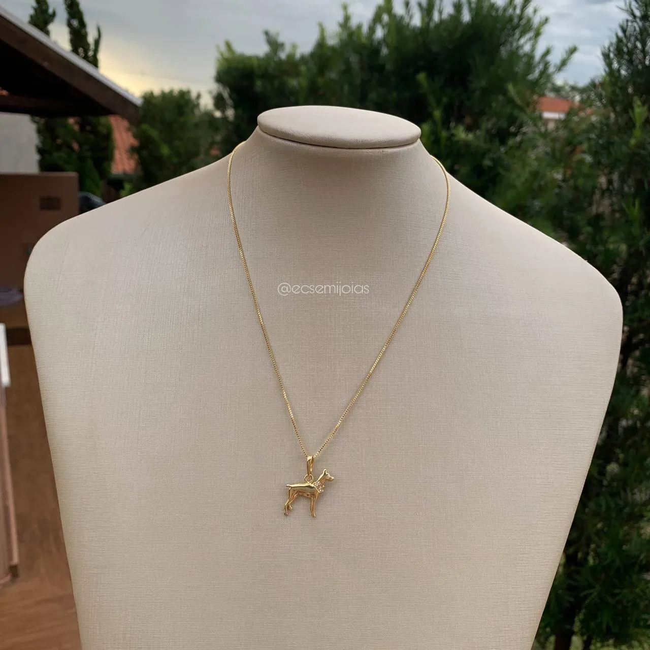Colar pingente Dobermann - banhado a ouro 18k