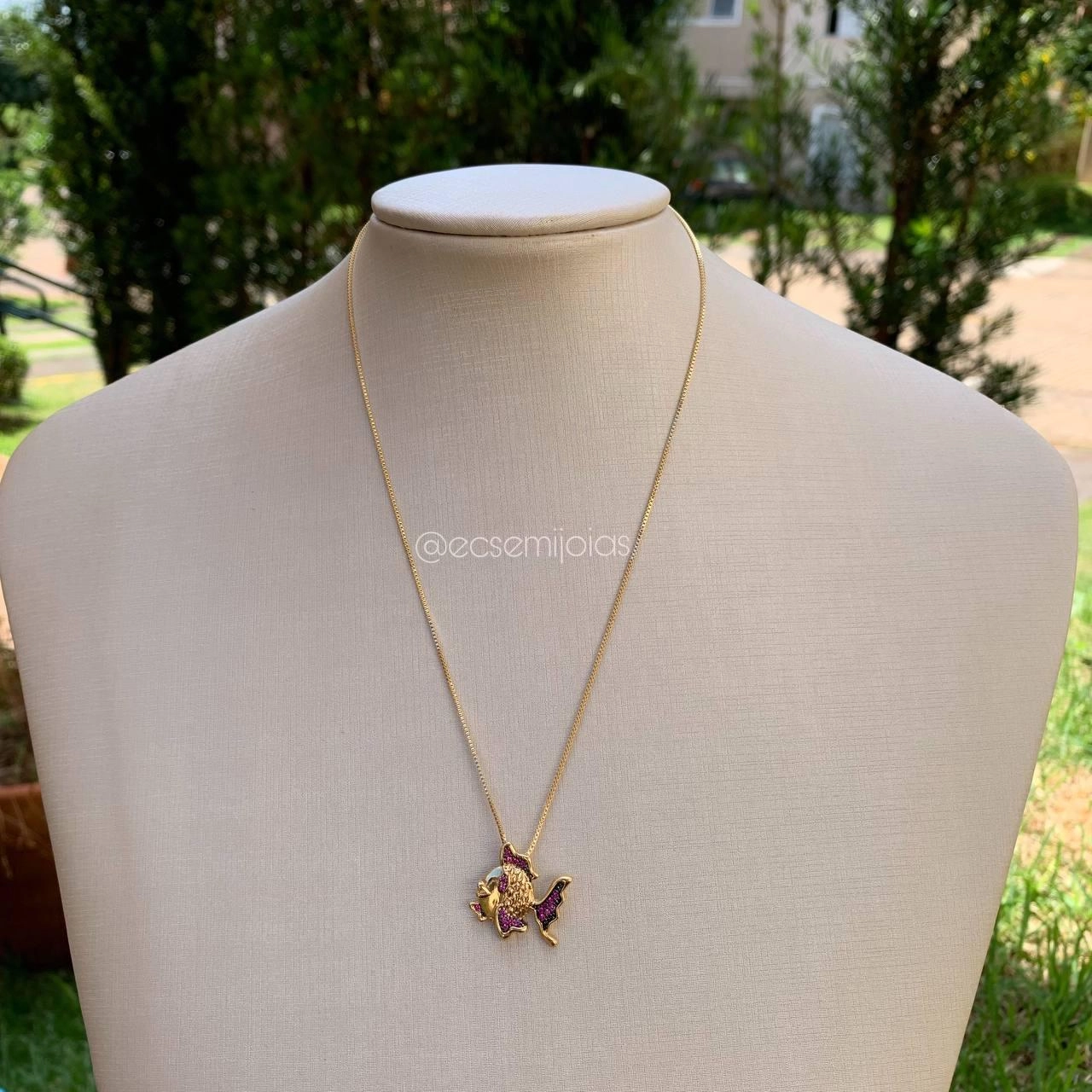 Colar veneziana de 45cm com pingente peixe cravejado - banhado a ouro 18k