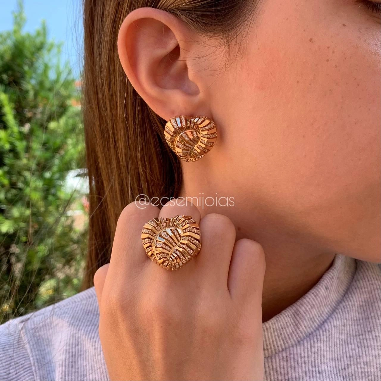 Conjunto brinco e anel coração vazado oco - banhado a ouro 18k