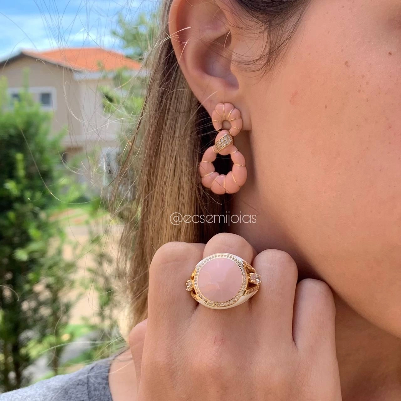 Conjunto brinco e anel resinado  - banhado a ouro 18k