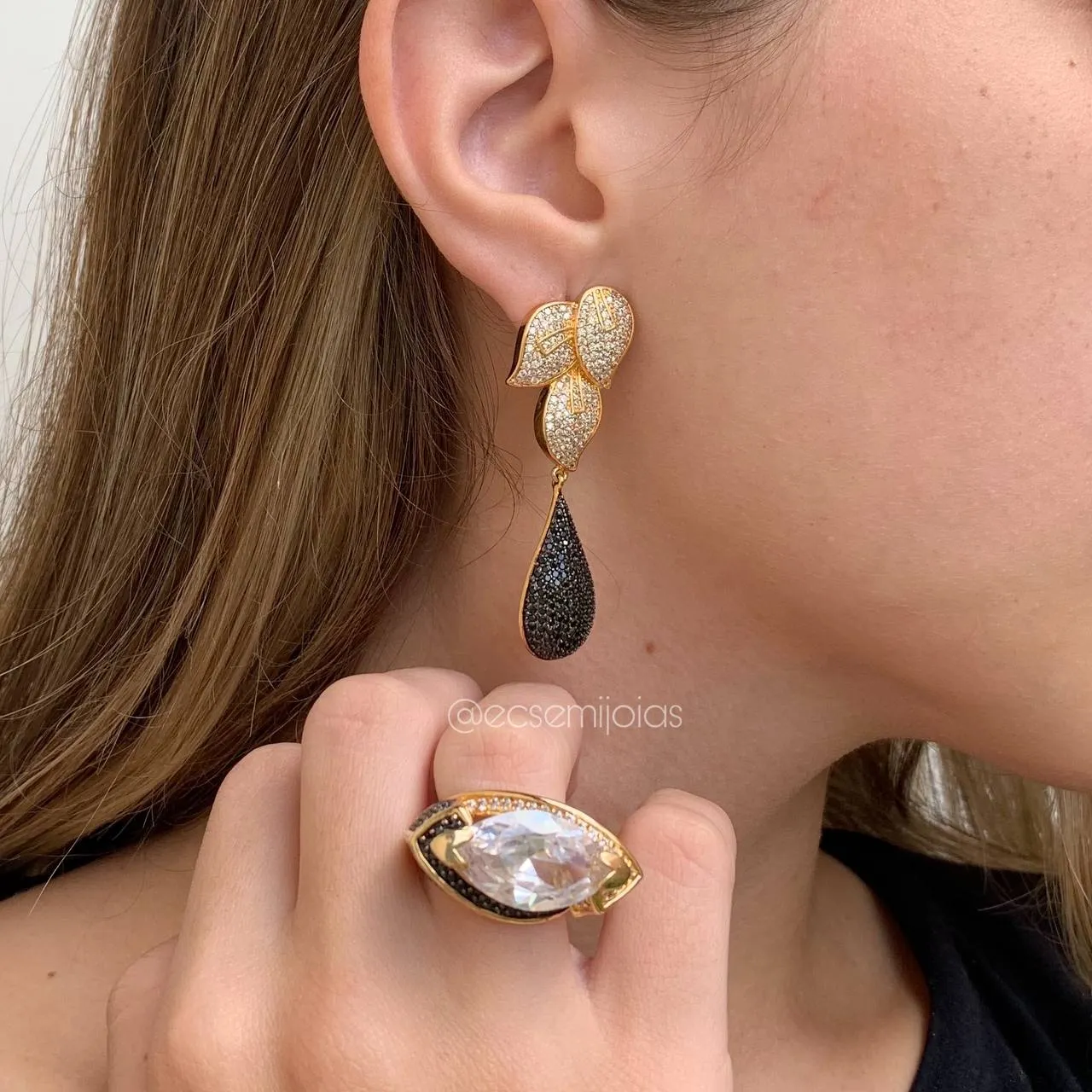 Conjunto brinco folhas e gota cravejada com anel pedra navete em cima - banhado a ouro 18k