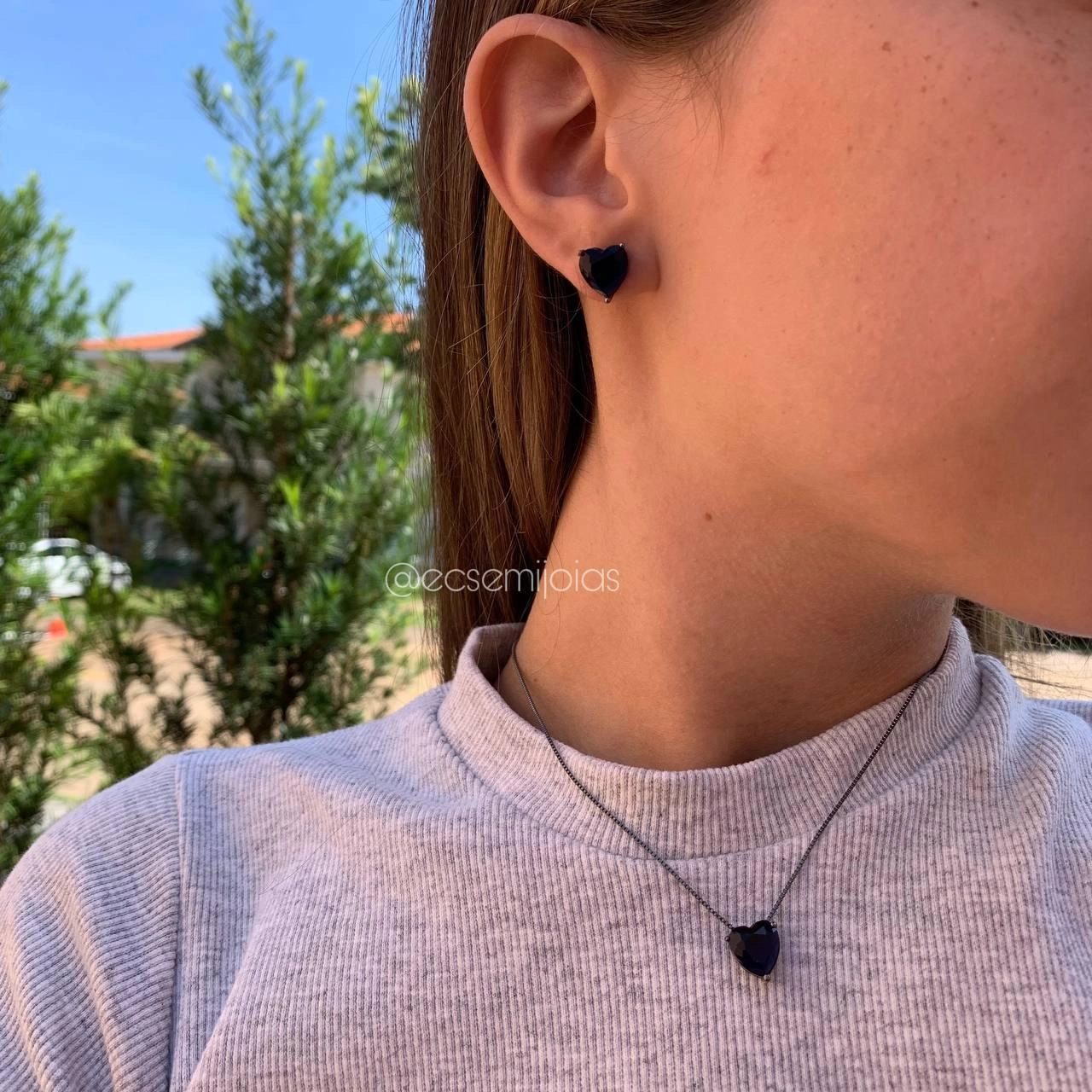 Conjunto de brinco e colar coração de cristal com galeria e 4 garras - banhado a ródio negro