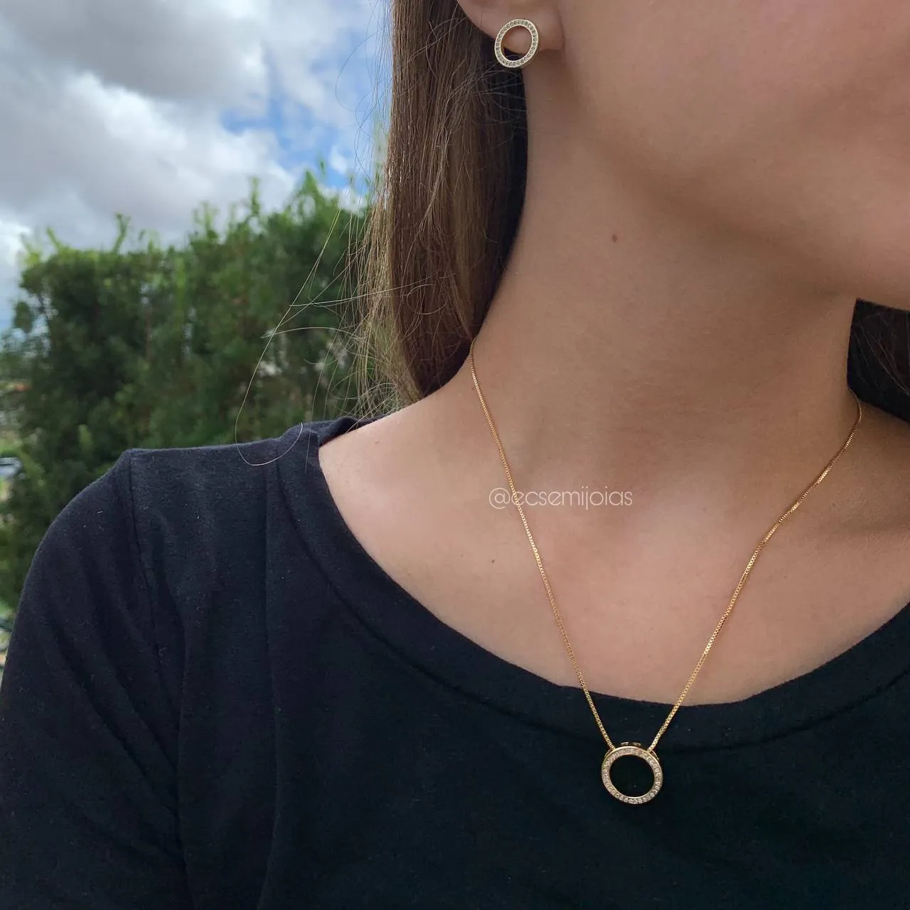 Conjunto de brinco e colar redondo cravejado- banhado a ouro 18k