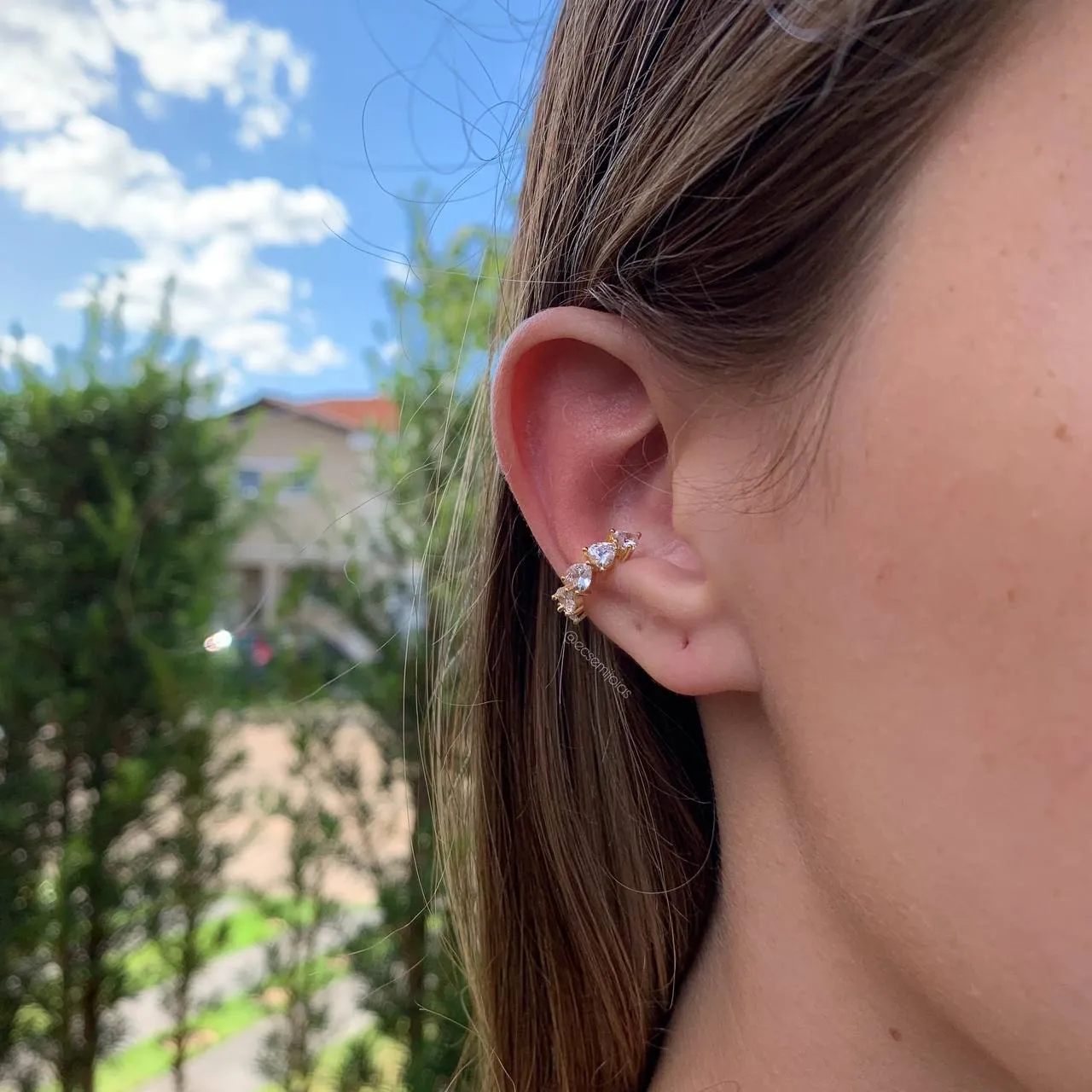 Piercing de 5 pedras em formato de coração - banhado a ouro 18k - coleção love colors
