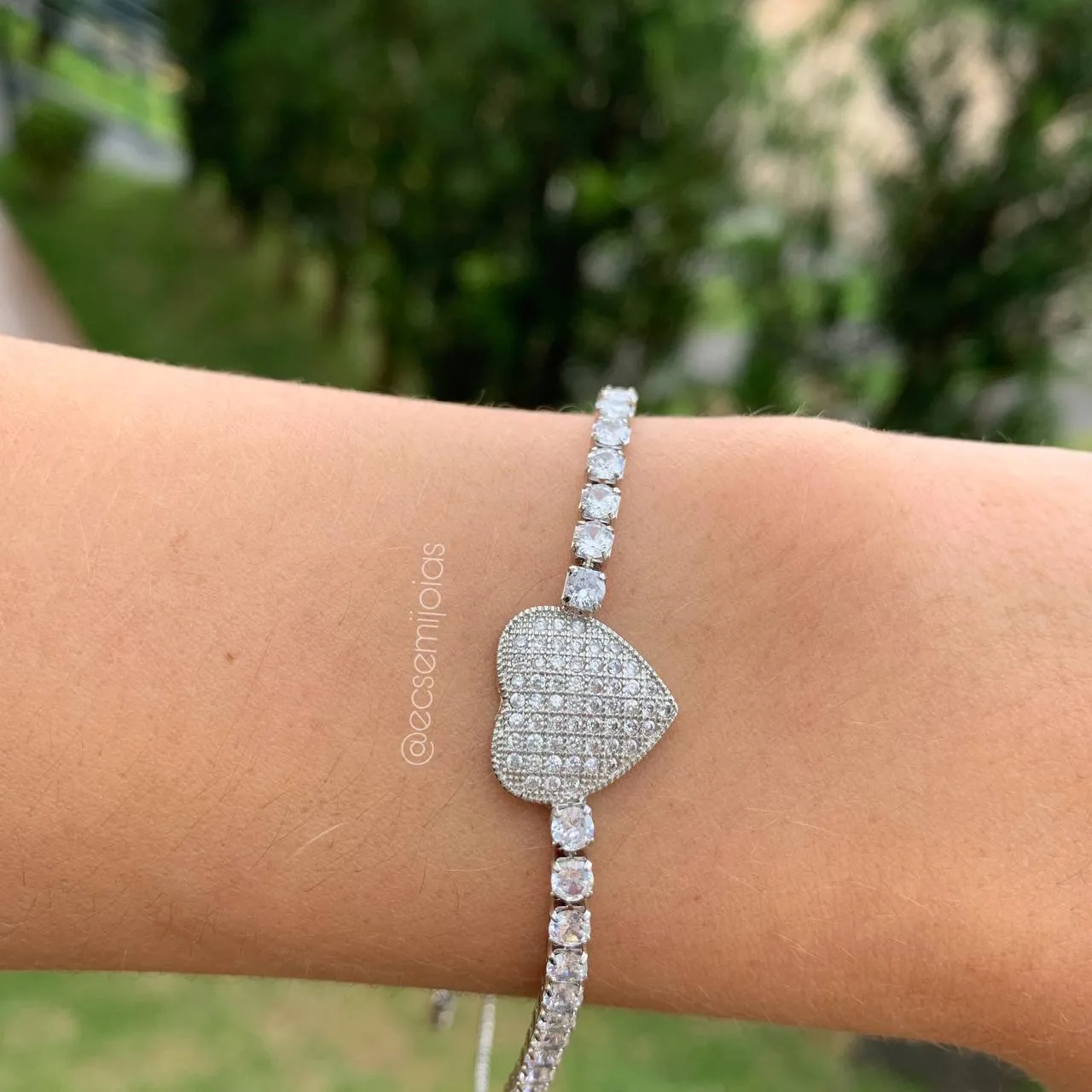 Pulseira de riviera com coração cravejado - banhado a ródio branco