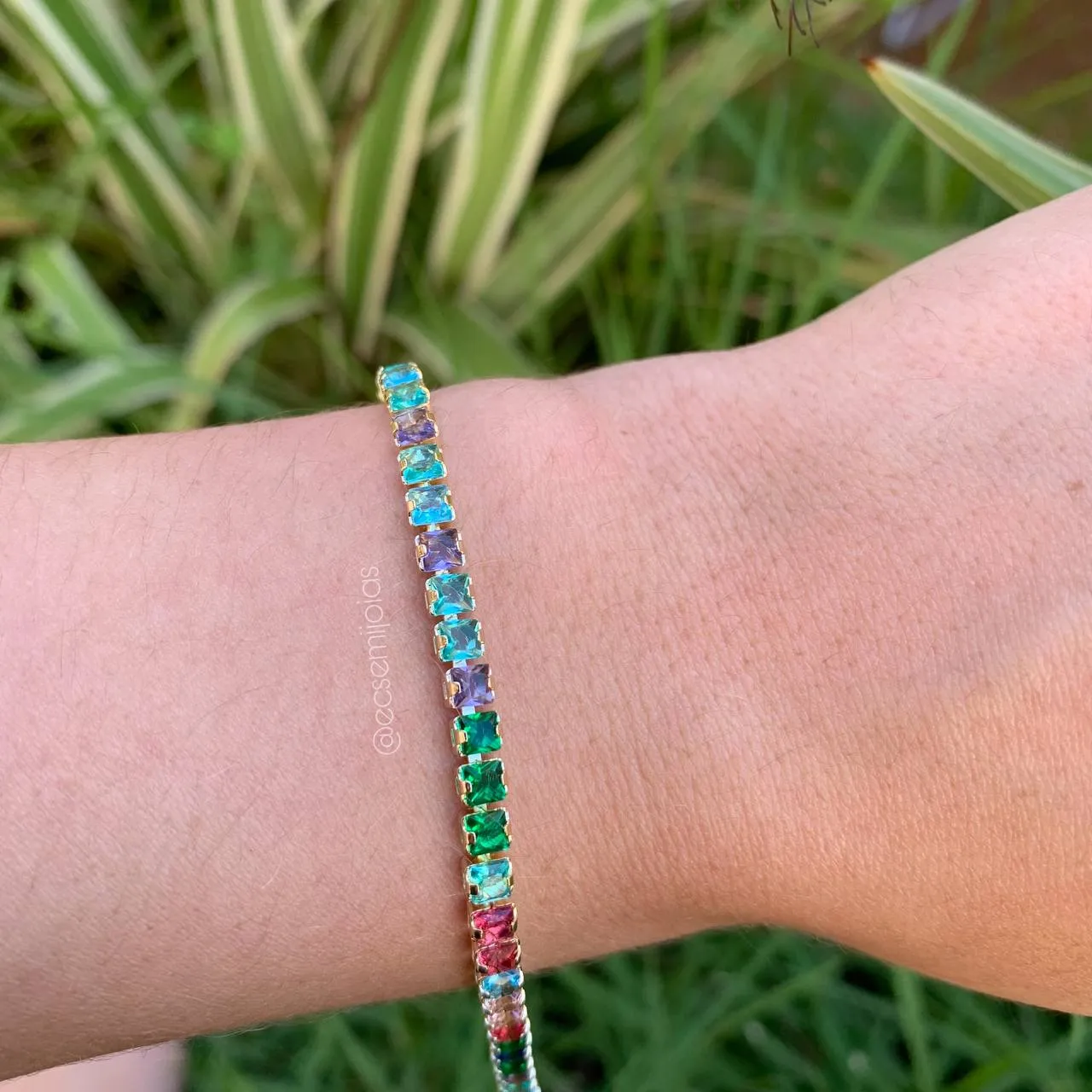 Pulseira riviera com zircônia baguete - banhado a ouro 18k -18 cm - coleção love colors