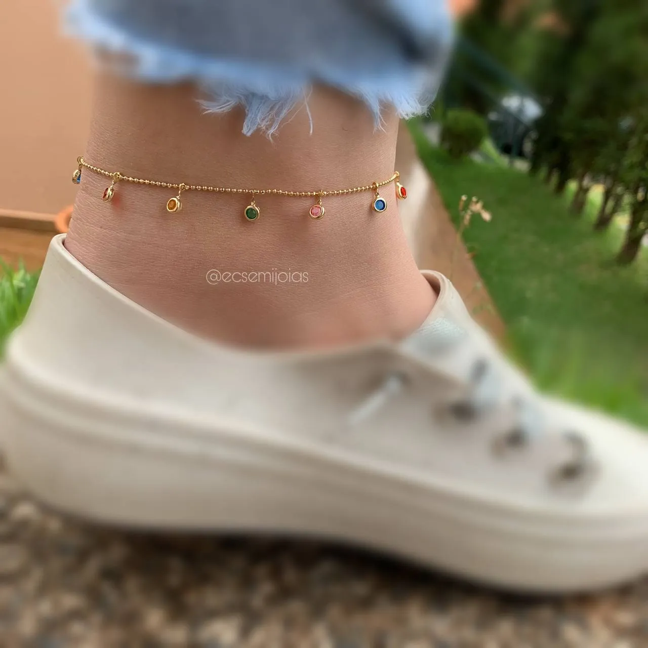 Tornozeleira de bolinha com zircônia colorida - banhada a ouro 18k - coleção love colors - 24 cm + 5 cm de extensor