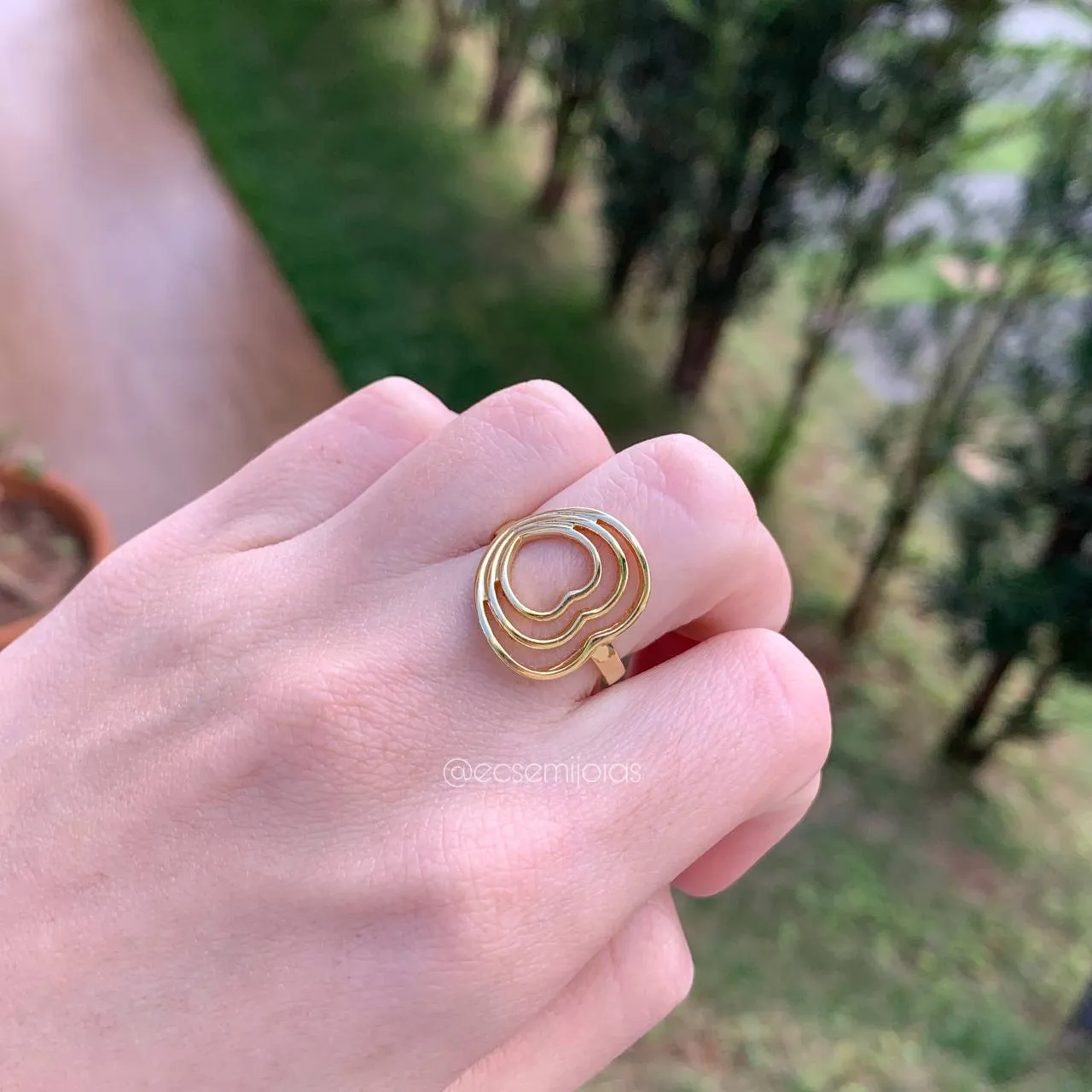 Anel 3 corações lisos sobrepostos - banhado a ouro 18k