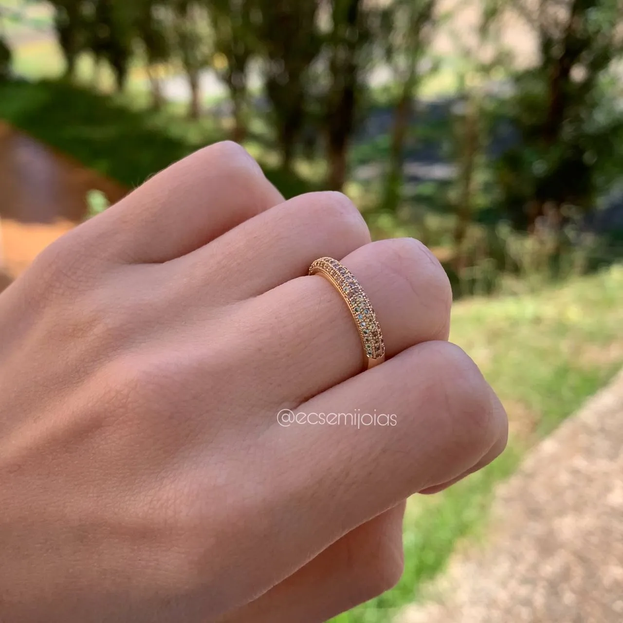 Anel aparador cravejado com 3 fileiras 1 aro - banhado a ouro 18k