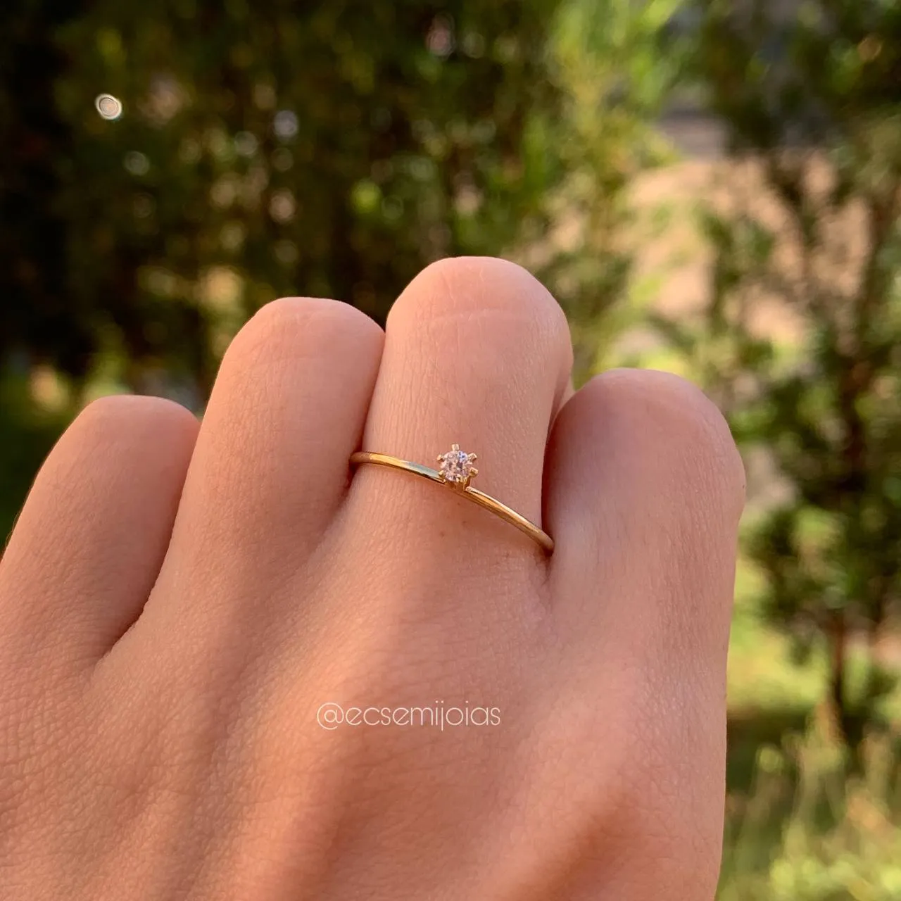 Anel solitário fino 6 garras - banhado a ouro 18k