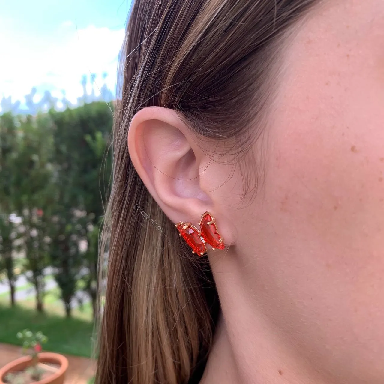 Brinco borboleta - banhado a ouro 18k
