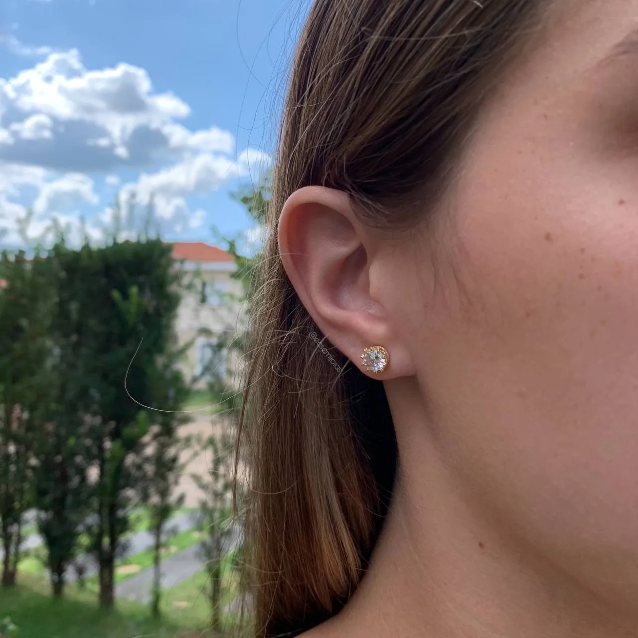 Brinco ponto de luz 7mm 11 garras - banhado a ouro 18k