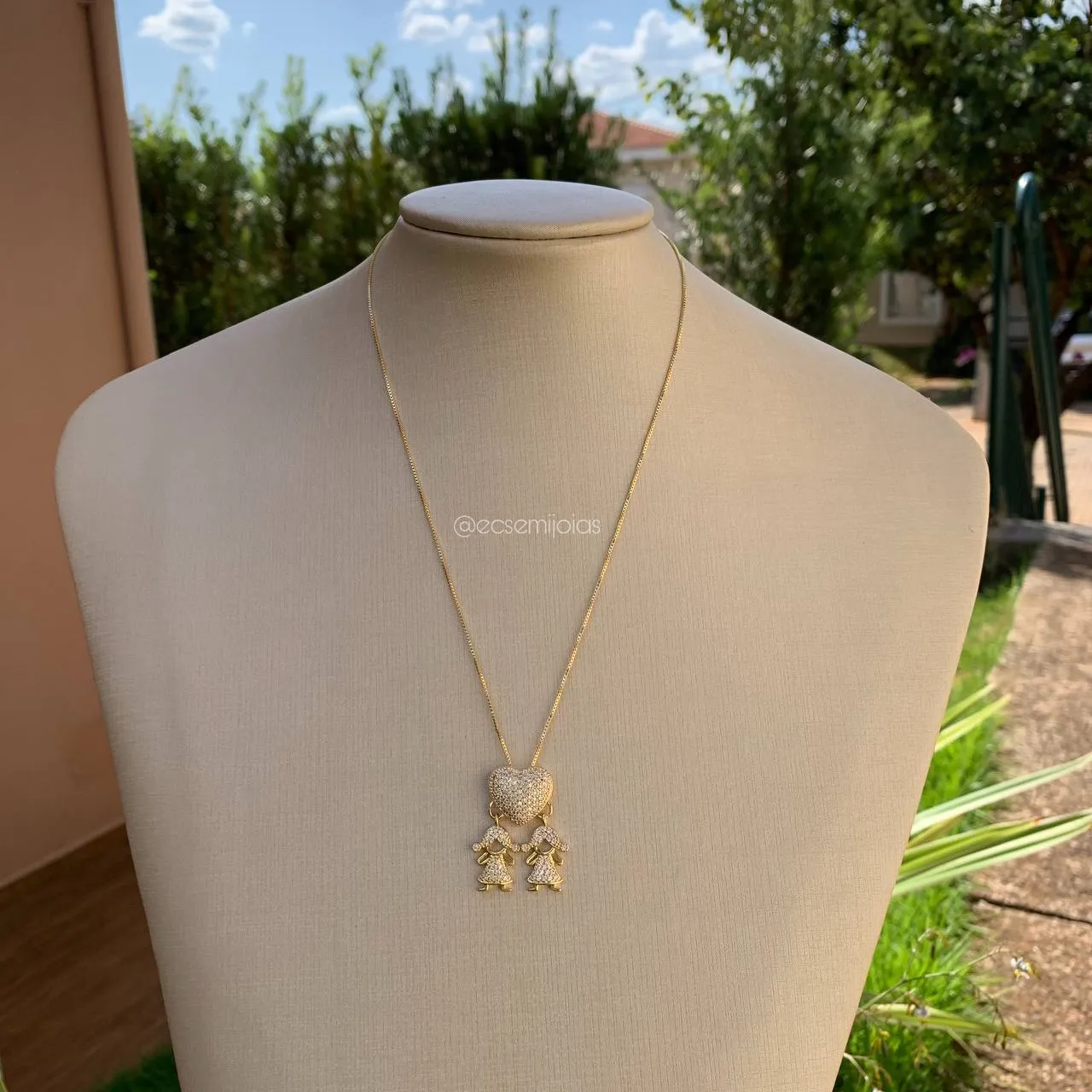 Colar coração crianças penduradas 2 meninas - banhado a ouro 18k
