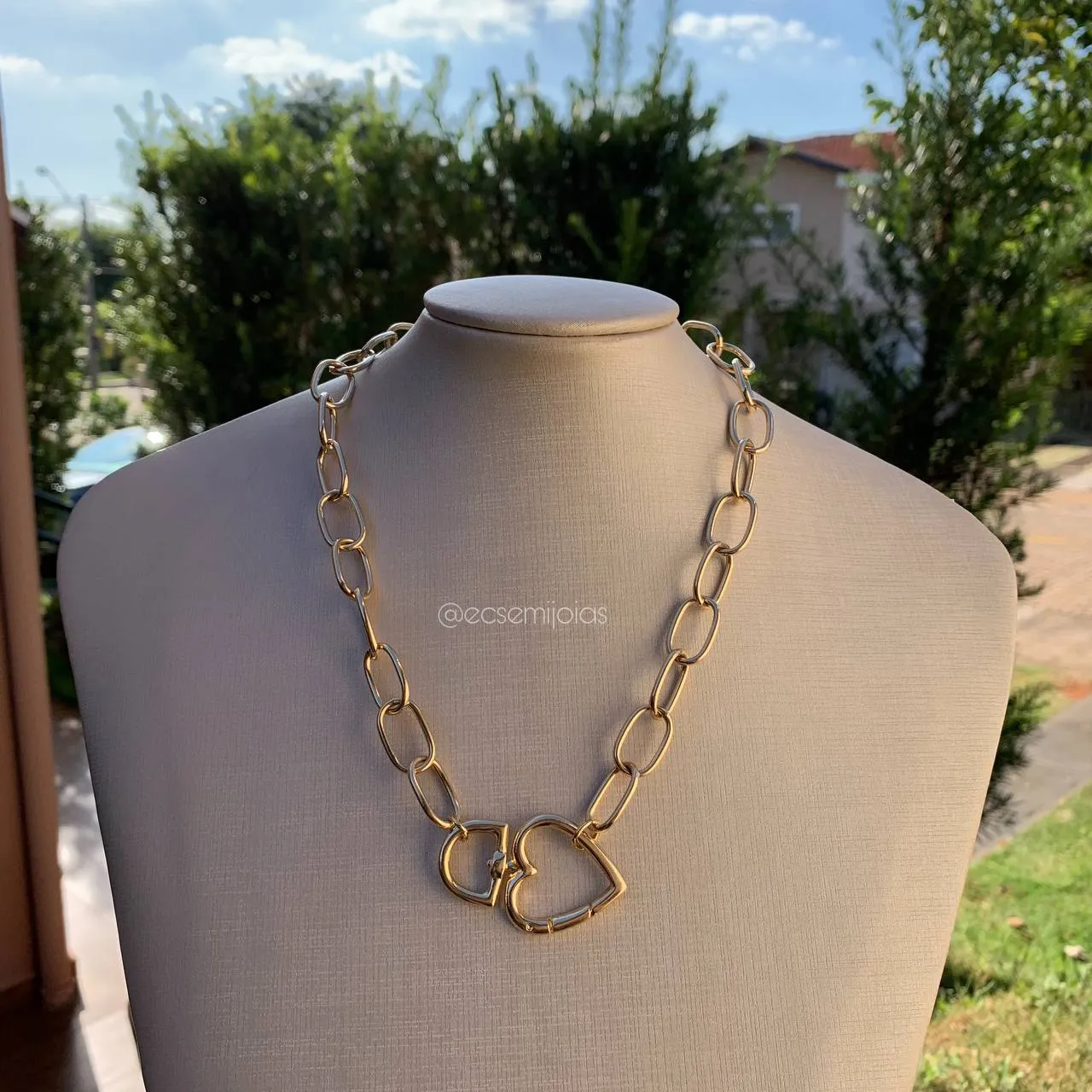 Colar elos lisos com coração e fecho boia - banhado a ouro 18k