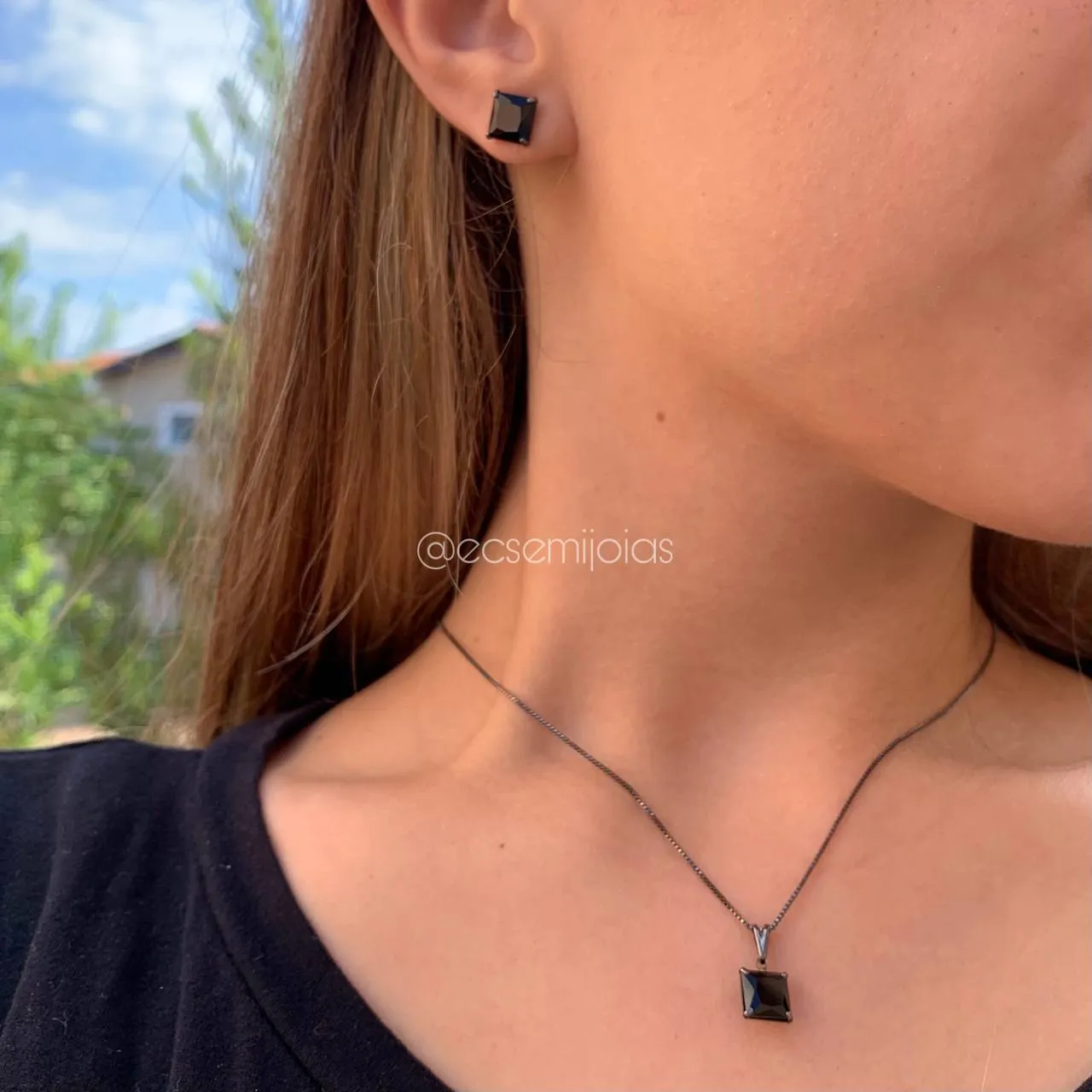Conjunto brinco e colar pedra quadrada pequeno - banhado a ródio negro