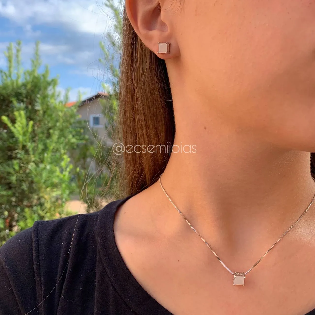 Conjunto brinco e colar quadrado pequeno cristal - banhado a ródio branco