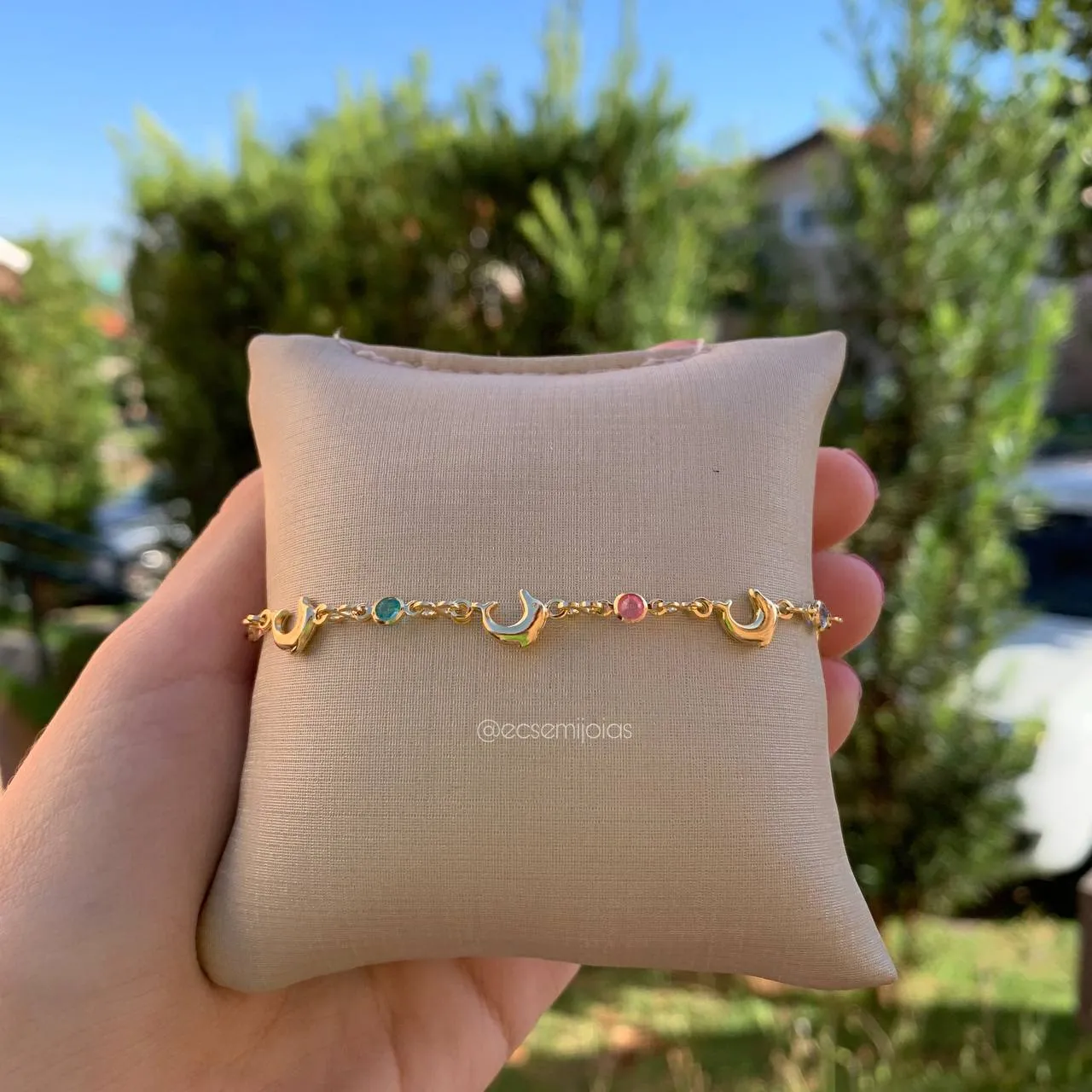 Pulseira infantil golfinho e pedrinhas coloridas- 17 cm - banhado a ouro 18k