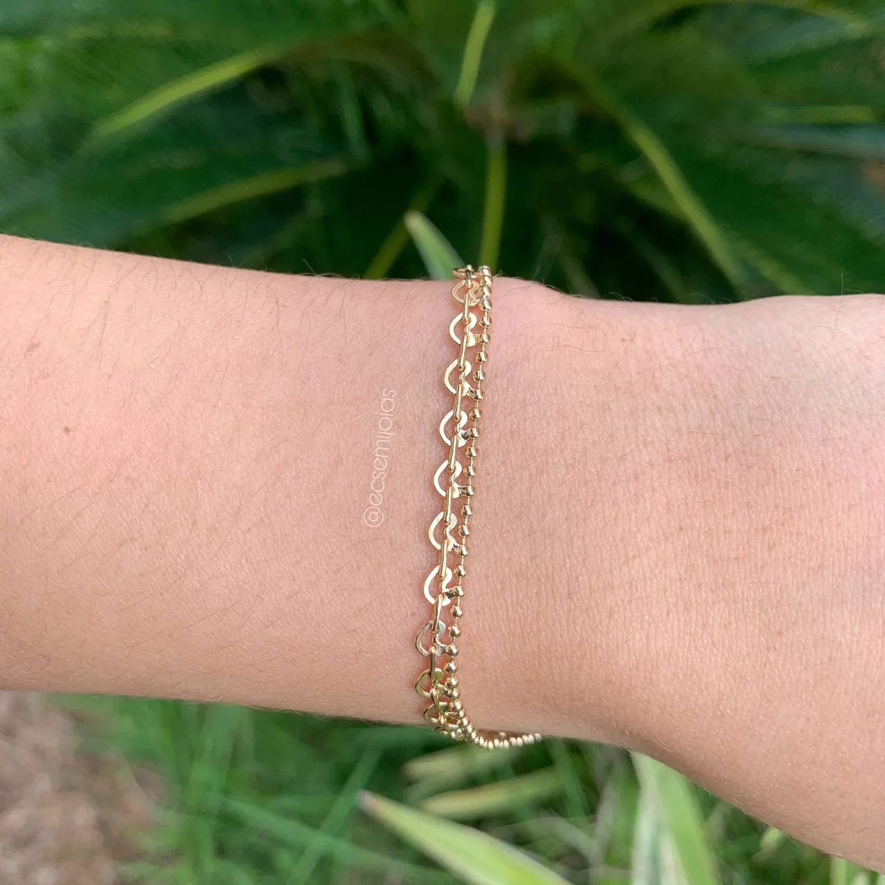 Pulseira lisa de bolinha com corações entrelaçados - 22cm- banhado a ouro 18k