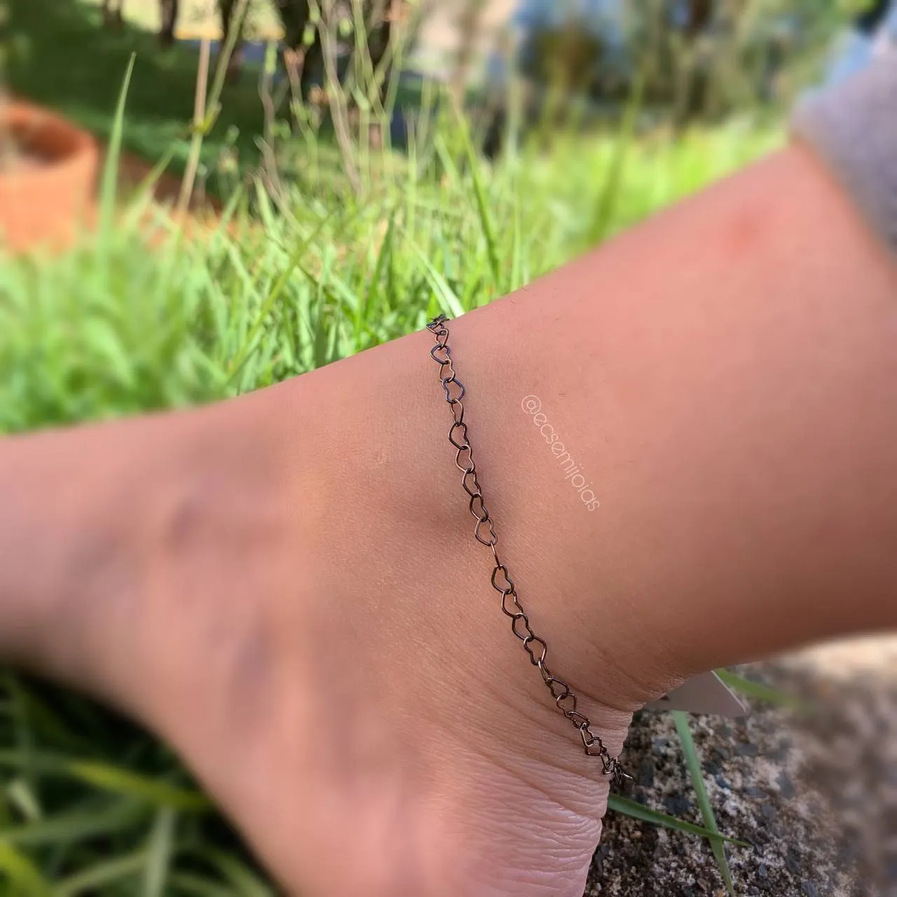 Tornozeleira  de coraçãozinho lisa -25 cm - banhado a ródio negro