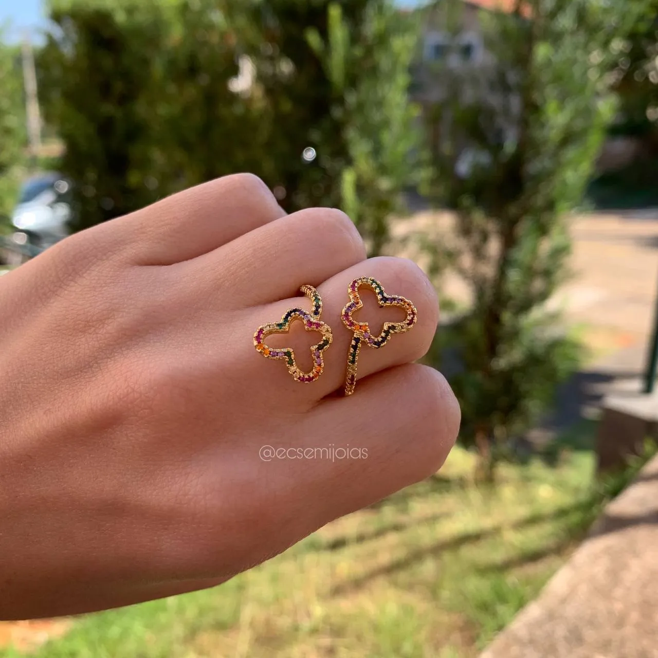 Anel 2 borboletas vazadas cravejada - banhado a ouro 18k