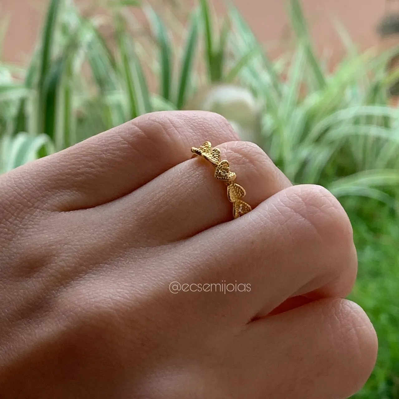 Anel 5 corações com zircônia - banhado a ouro 18k