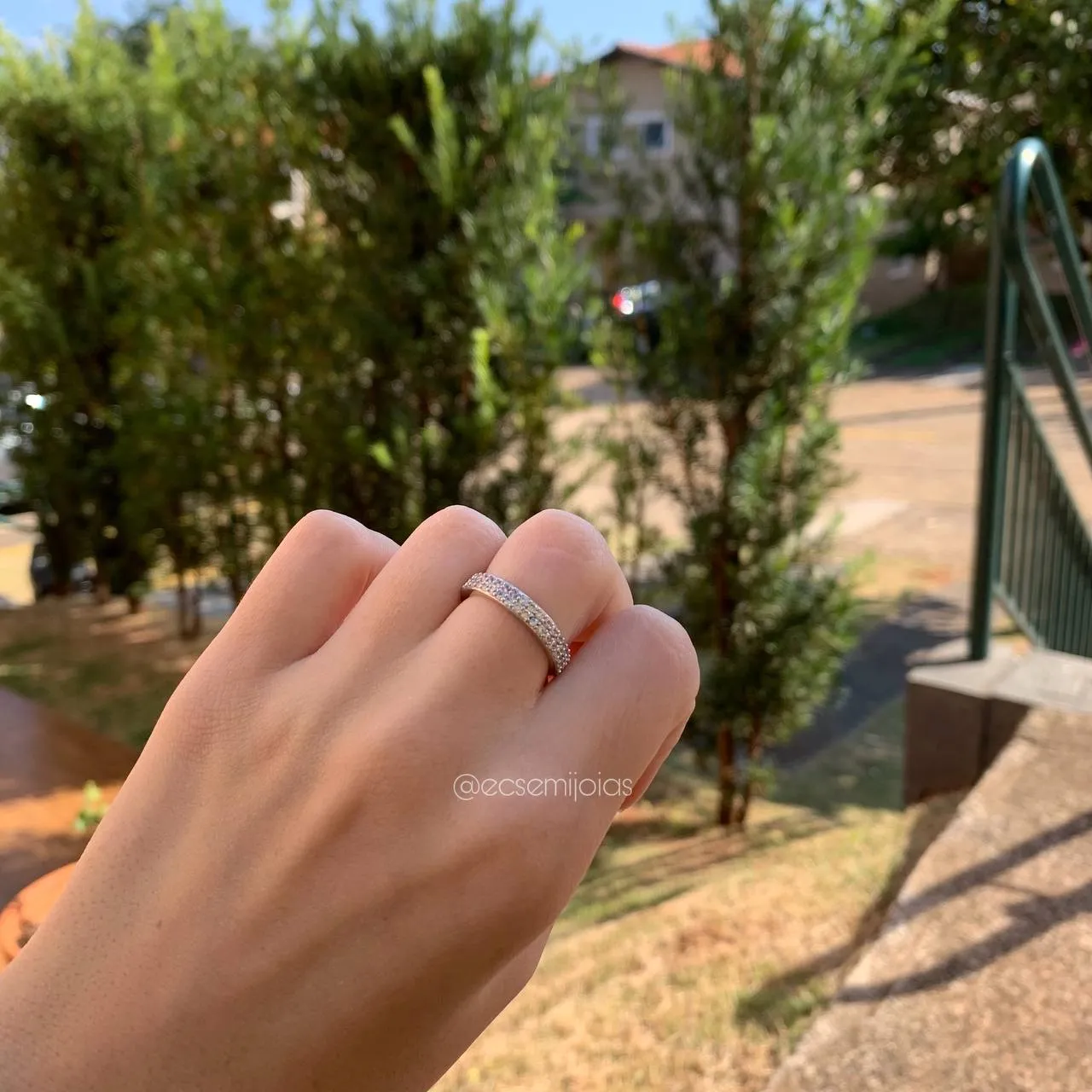 Anel aparador 360 graus 2 fileiras de pedras - banhado a ródio branco